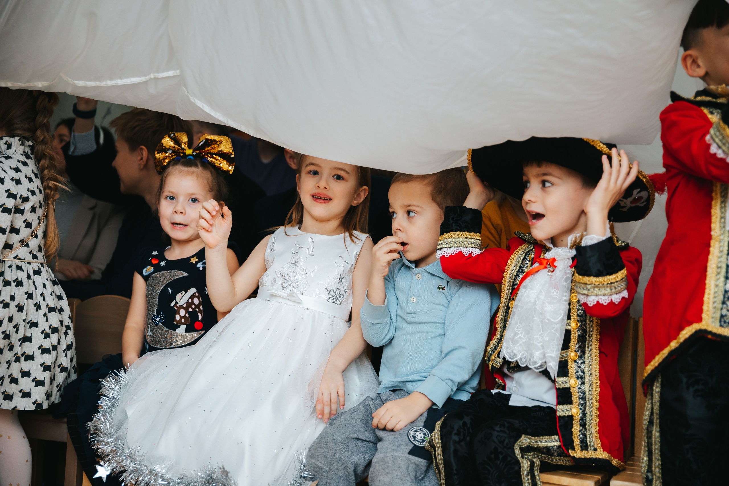 Новогодний утренник в Монтессори-садике. Семейный lifestyle фотограф в Санкт-Петербурге Людмила Пахомова