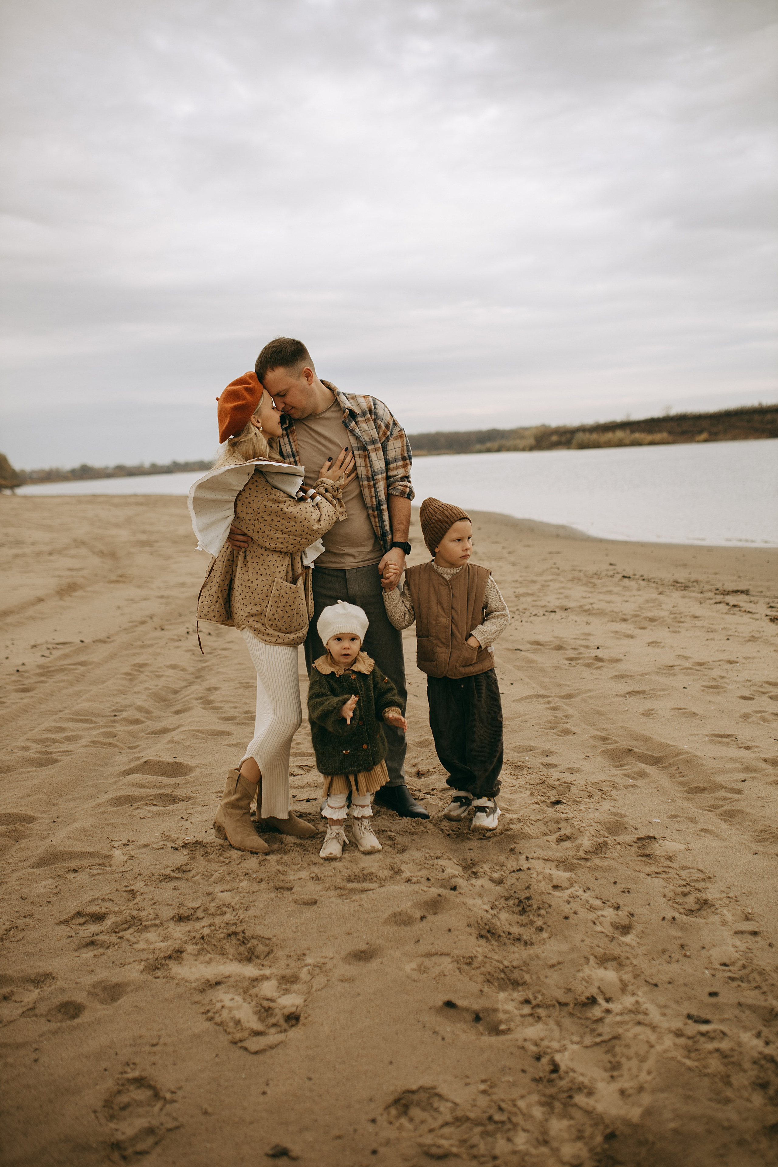 Прогулка у воды осенью. Семейный и детский фотограф в Рязани Екатерина Воронцова