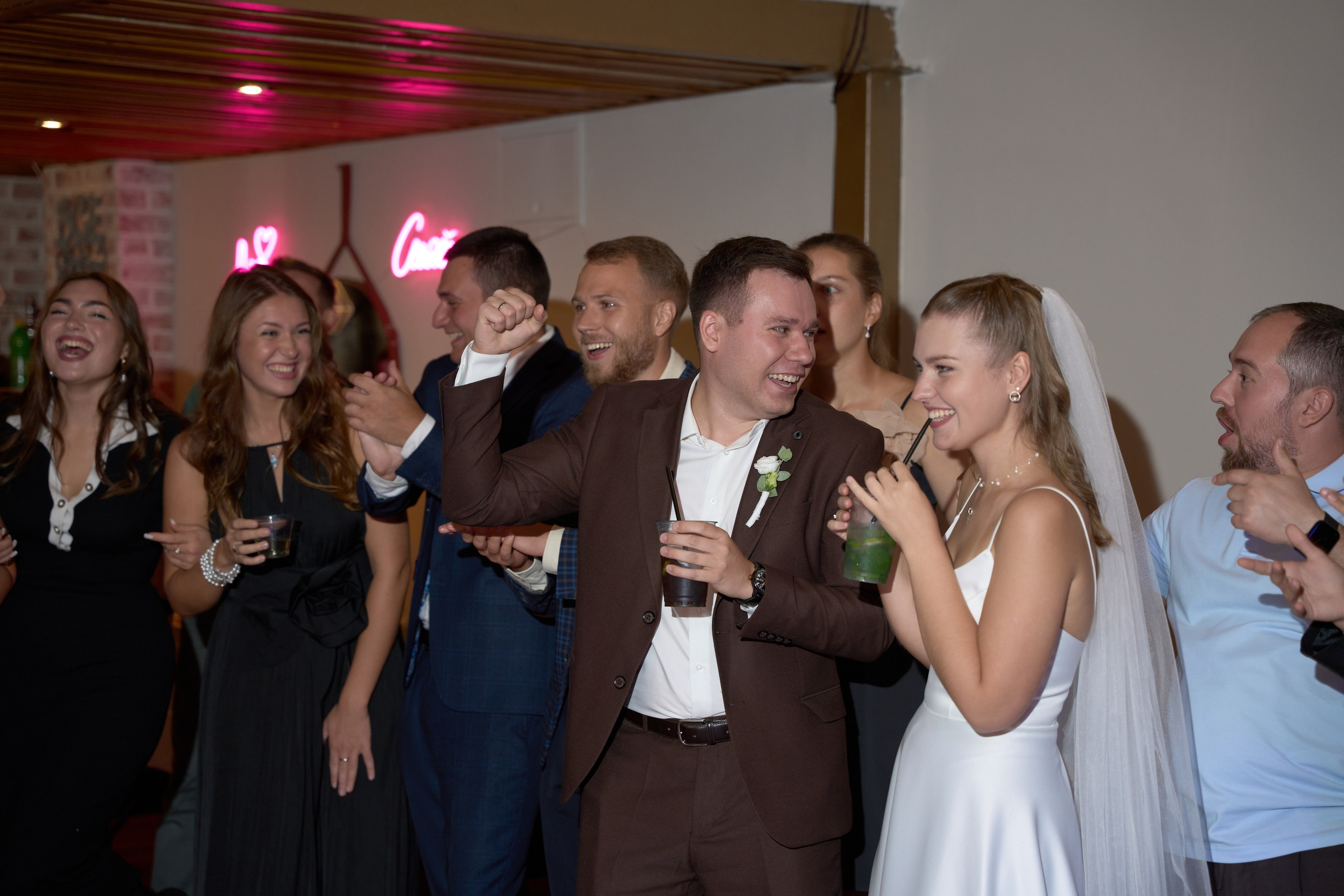 Свадебная фотосъемка в Москве – Нежные и стильные кадры | AkselPhoto. Фотограф в Москве (ЮВАО ВАО СВАО)