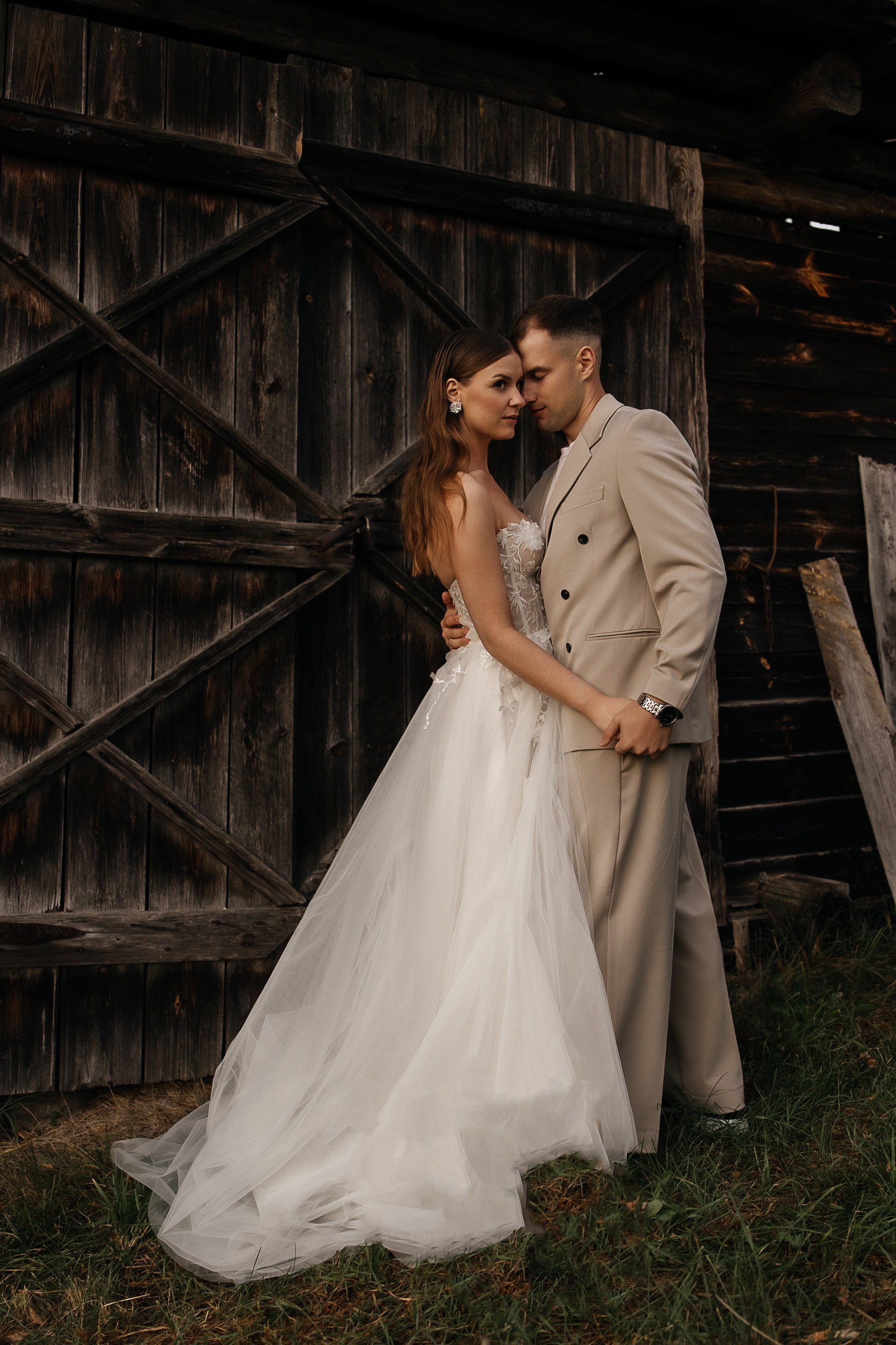 Свадьбная фотосессия в деревенской атмосфере. Свадебный и семейный фотограф Виолетта Сидельникова. Краснодар, Россия, Беларусь, Европа