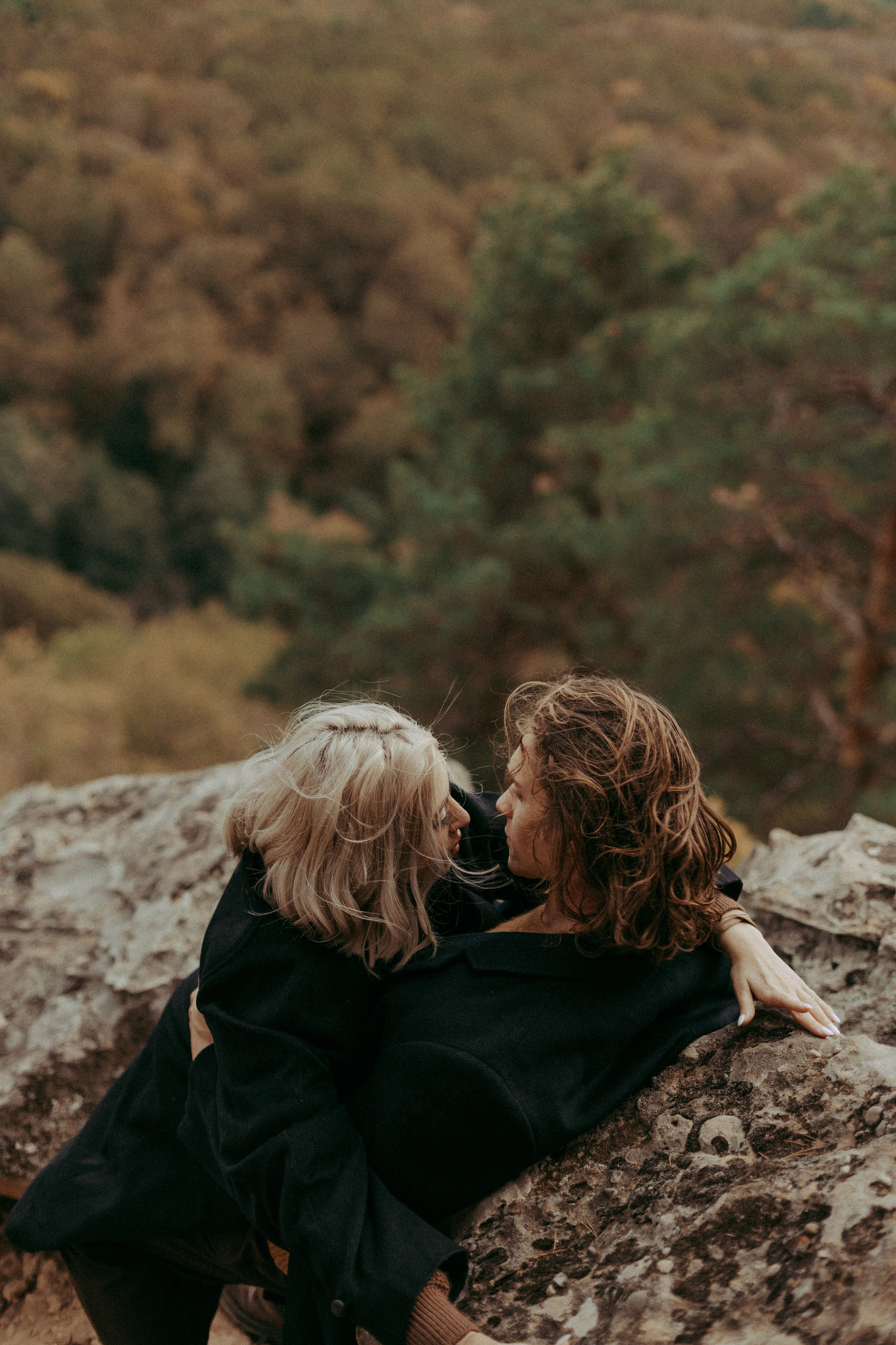 Свадебный фотограф для вашей идеальной свадьбы. Искренние эмоции, стильные кадры. Съемка в городе, на природе, в зале. Профессиональная обработка, естественная эстетика. Нежные и атмосферные фотографии для вас.