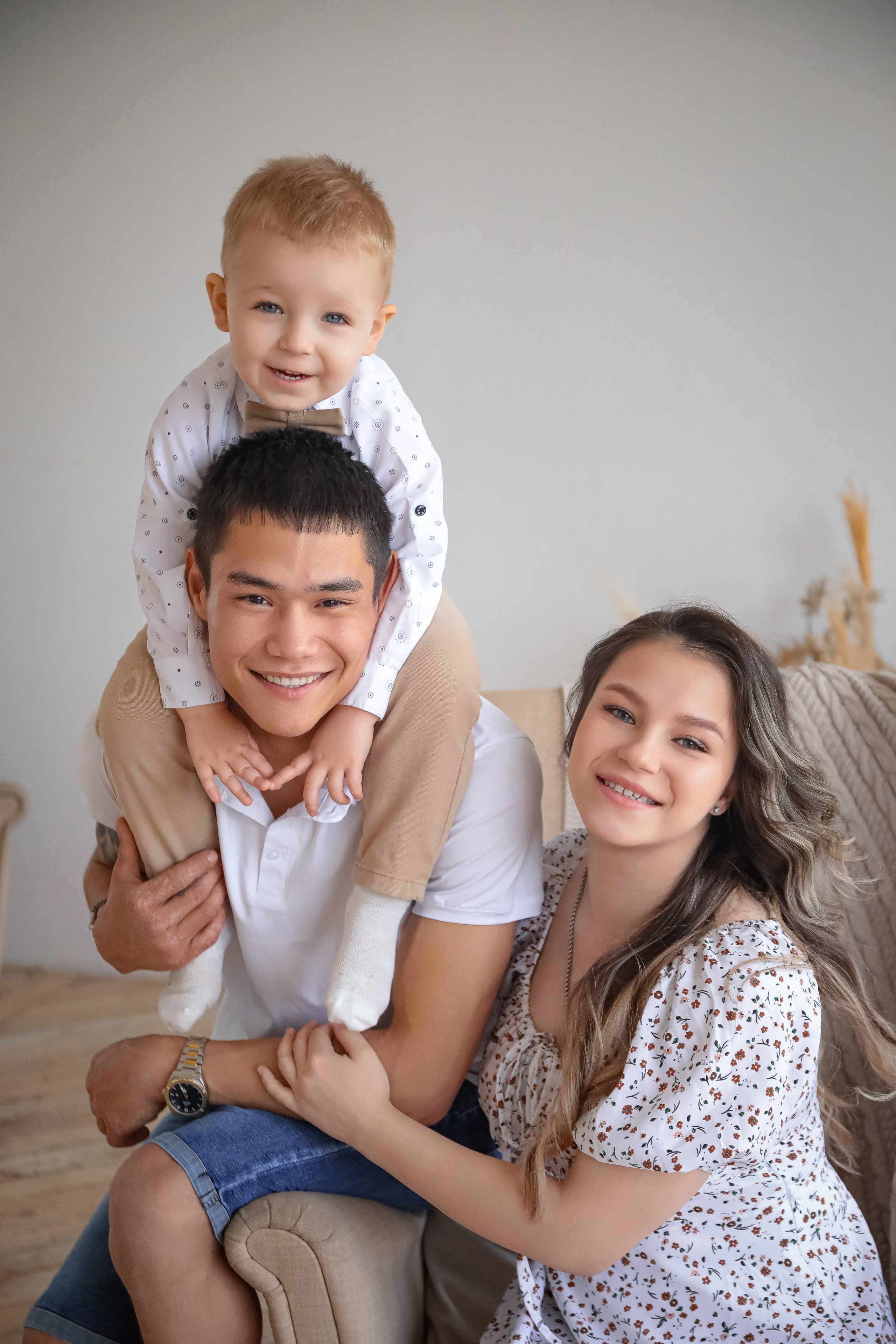 Роман, Алина и дети. Фотограф г. Хабаровск. Семейные и индивидуальные съёмки