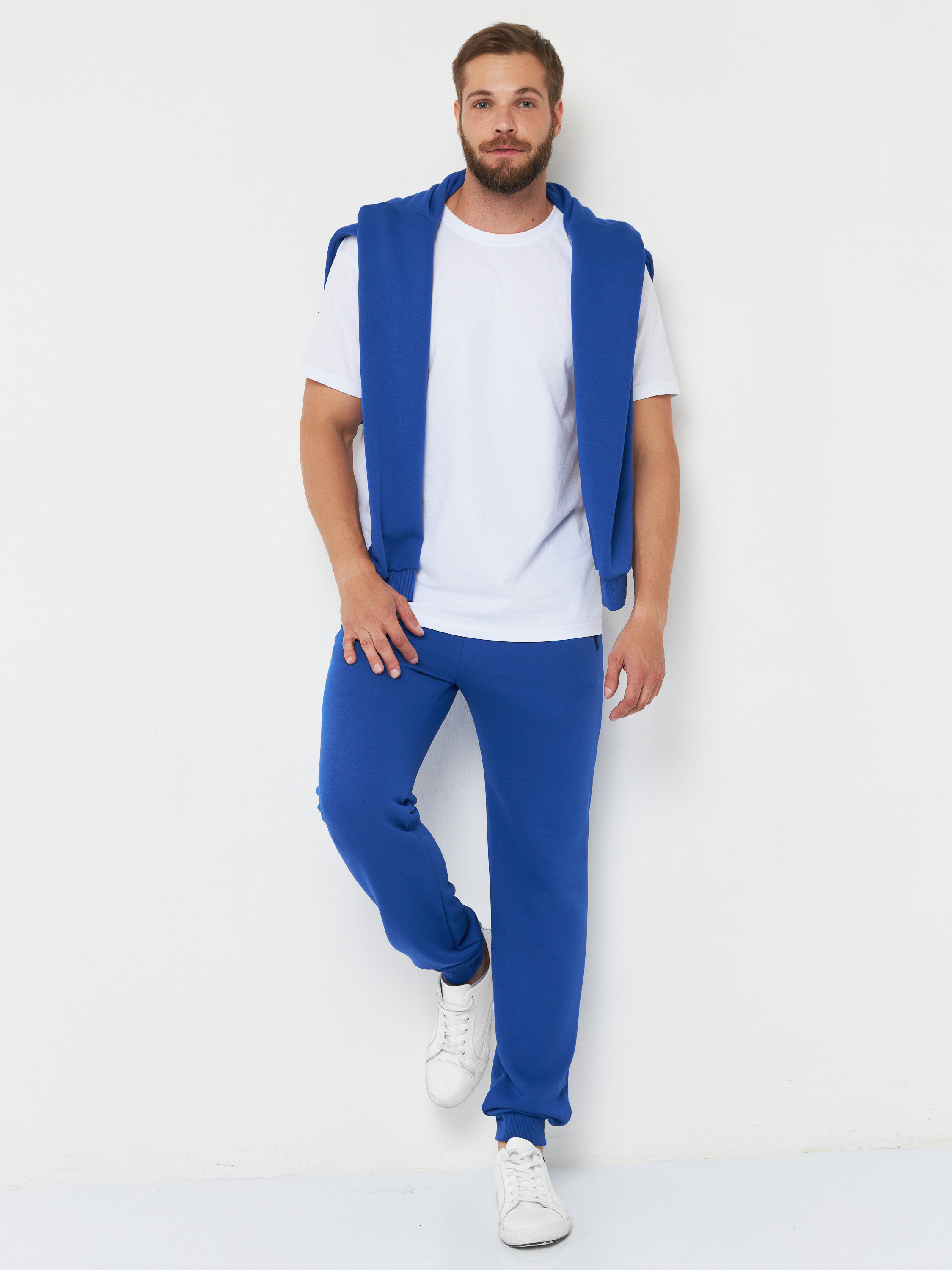 Спортивные товары с Евгением. Фотограф Мария Шулик