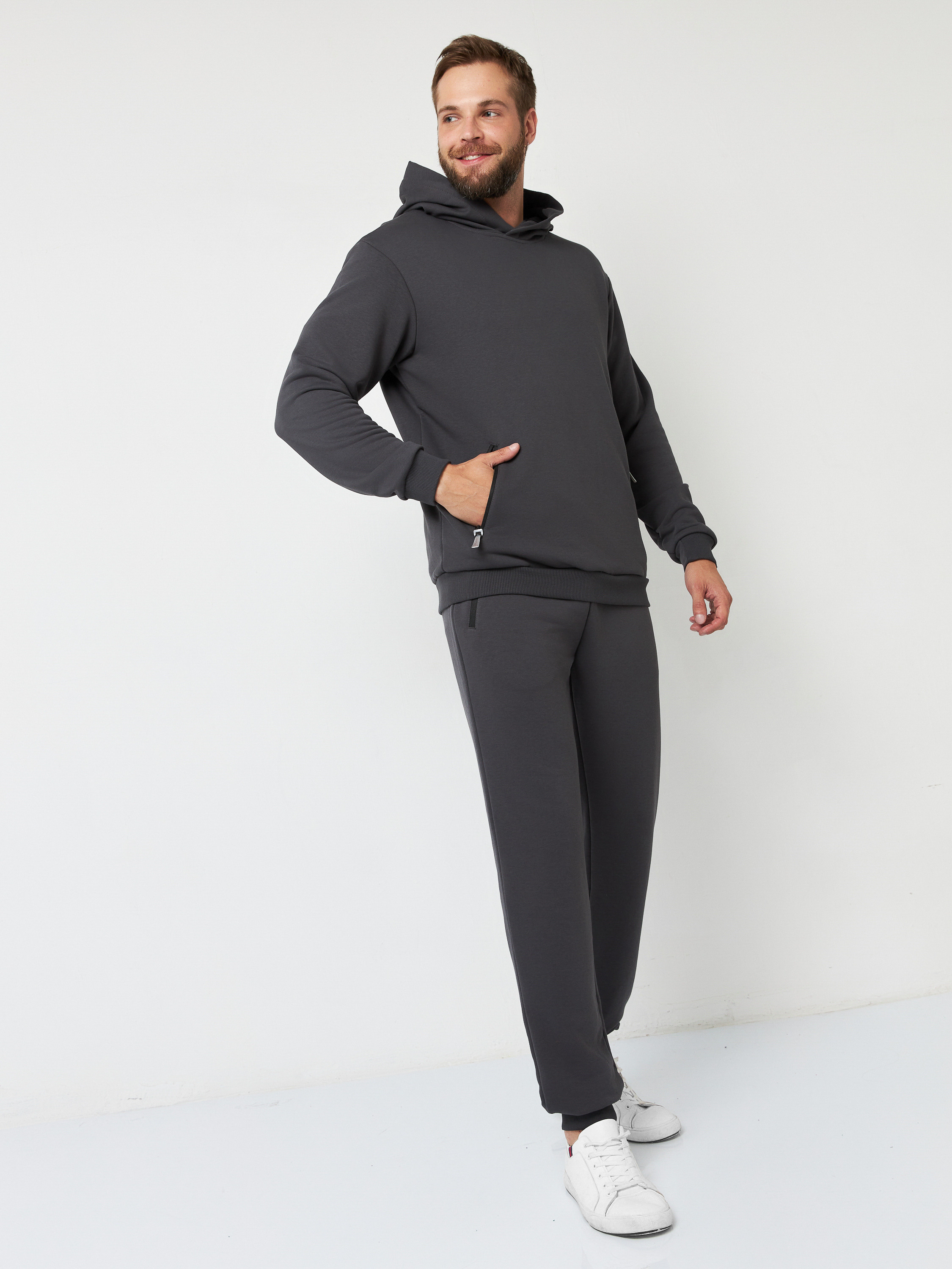 Спортивные товары с Евгением. Фотограф Мария Шулик