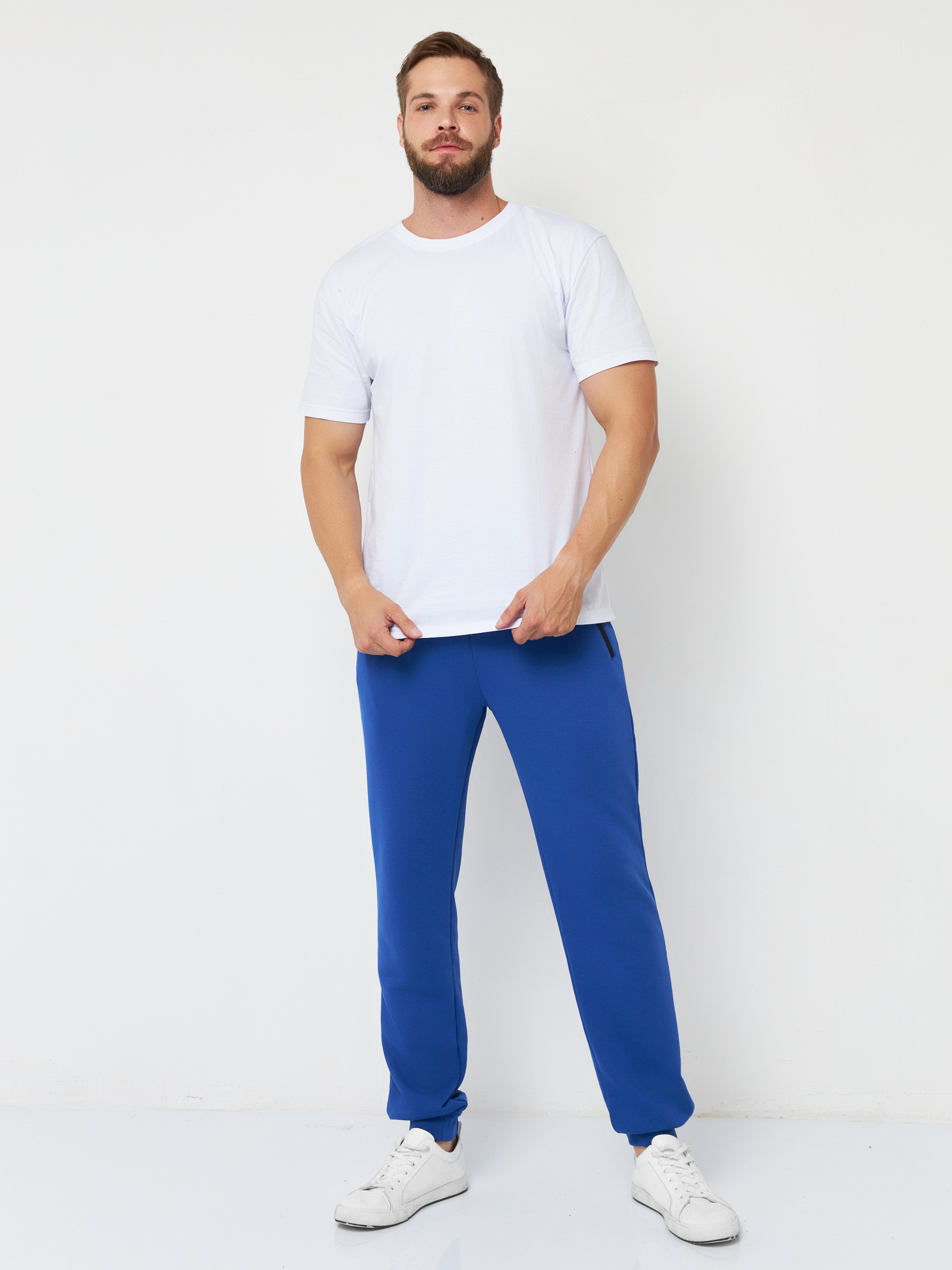 Спортивные товары с Евгением. Фотограф Мария Шулик