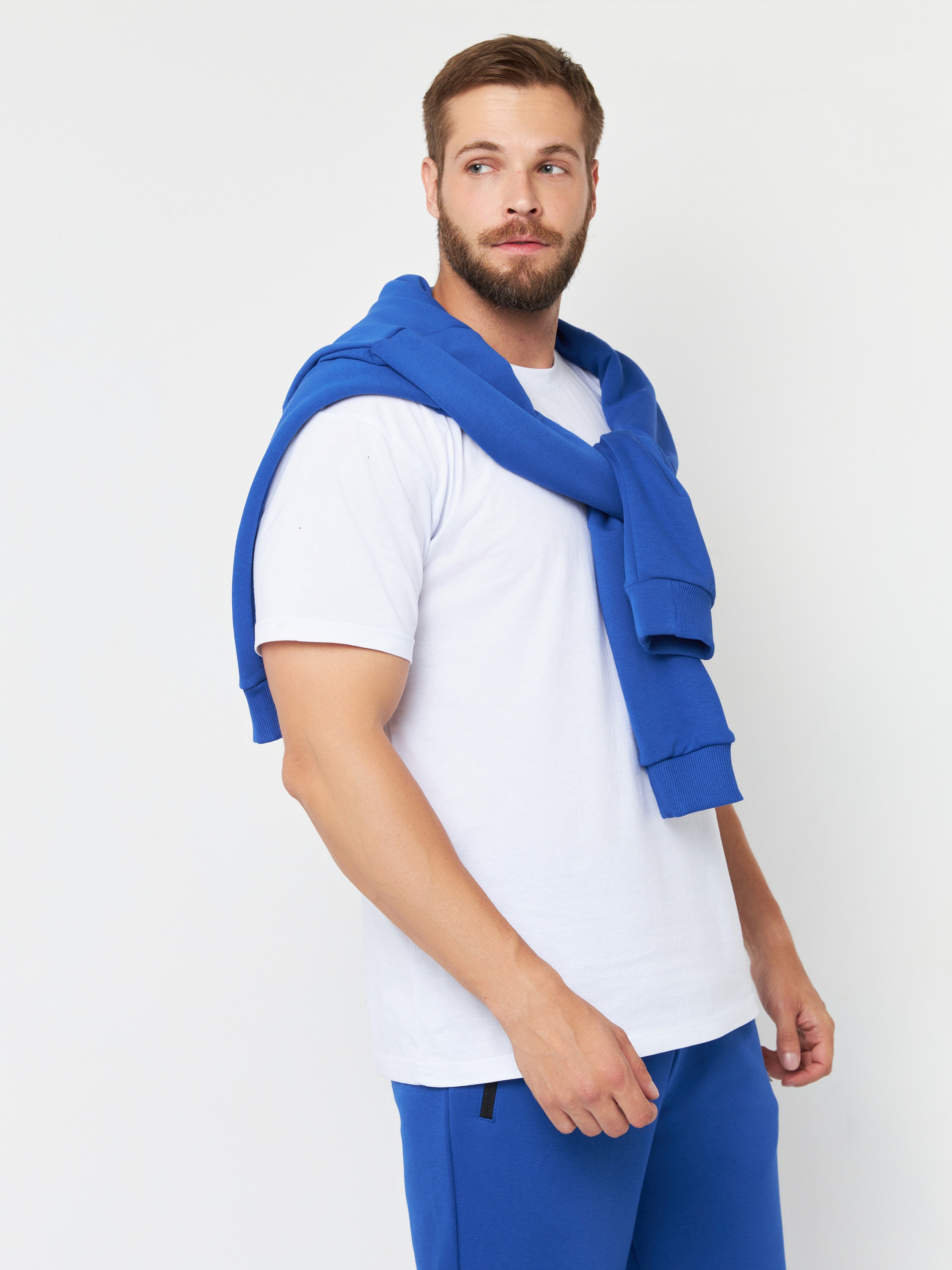 Спортивные товары с Евгением. Фотограф Мария Шулик