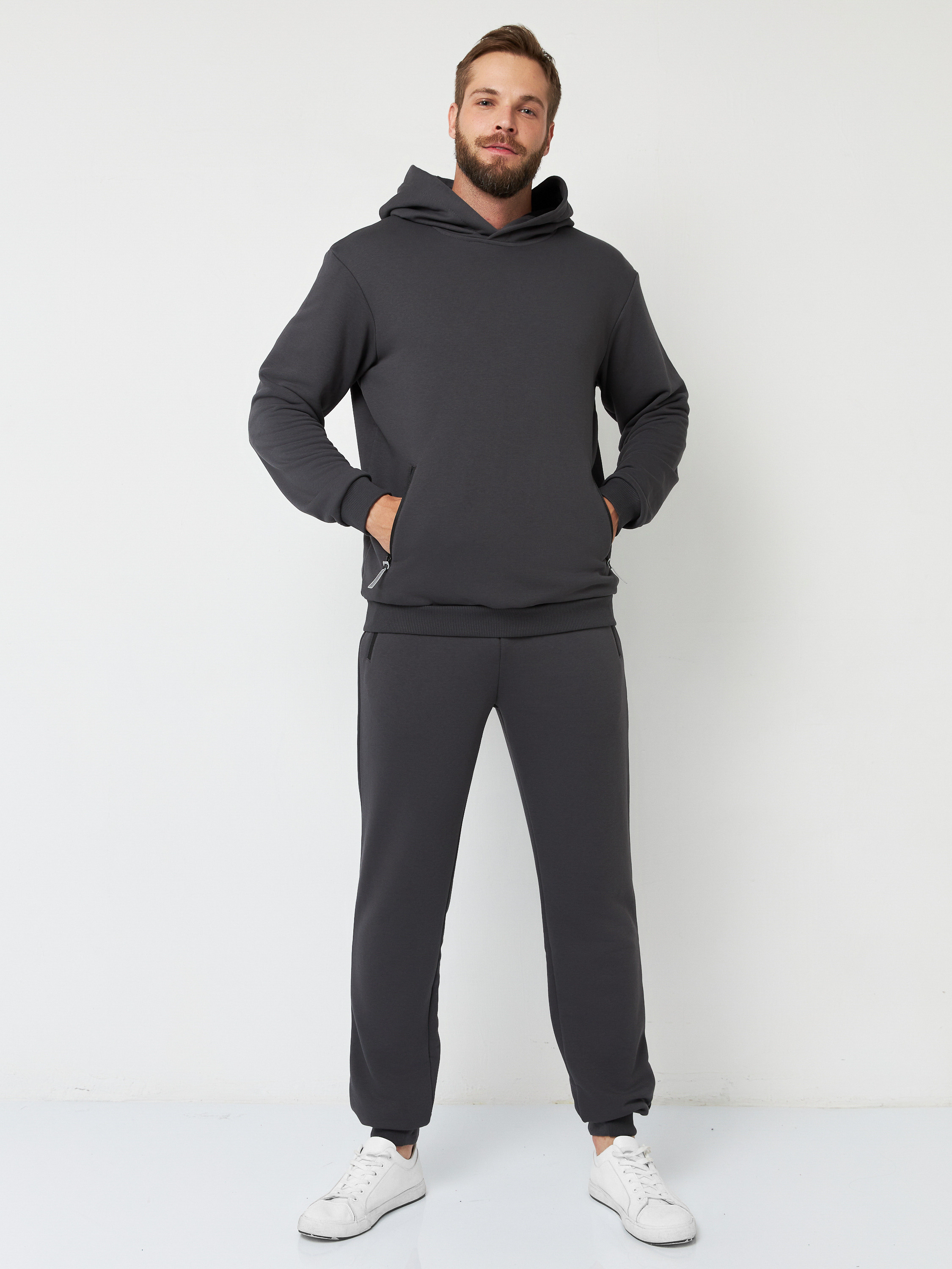 Спортивные товары с Евгением. Фотограф Мария Шулик