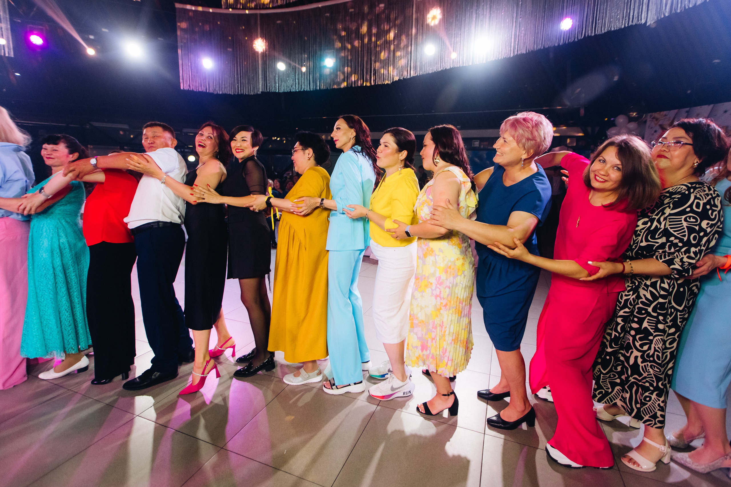 Выпускной вечер. 49 школа. Баран на корове. Свадебный и семейный фотограф в Улан-Удэ