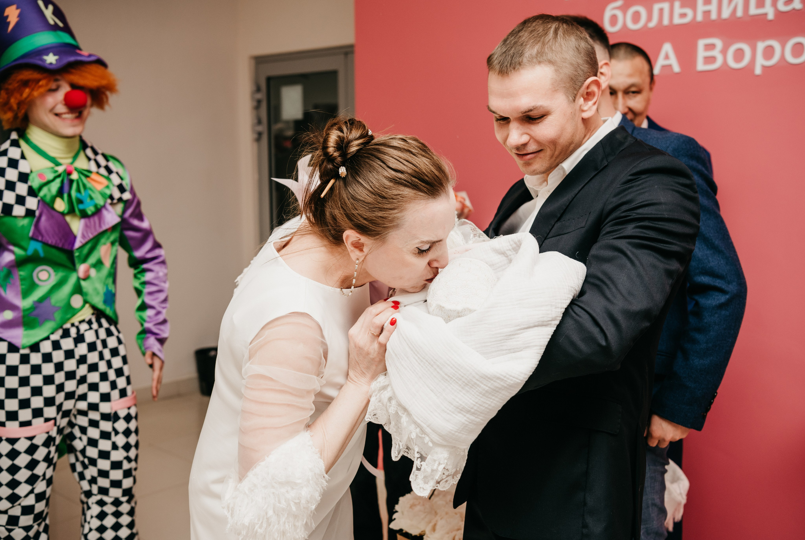 Выписка малышки. ГКБ 67 им. Ворохобова. Фотограф на выписку из роддома в Москве и МО