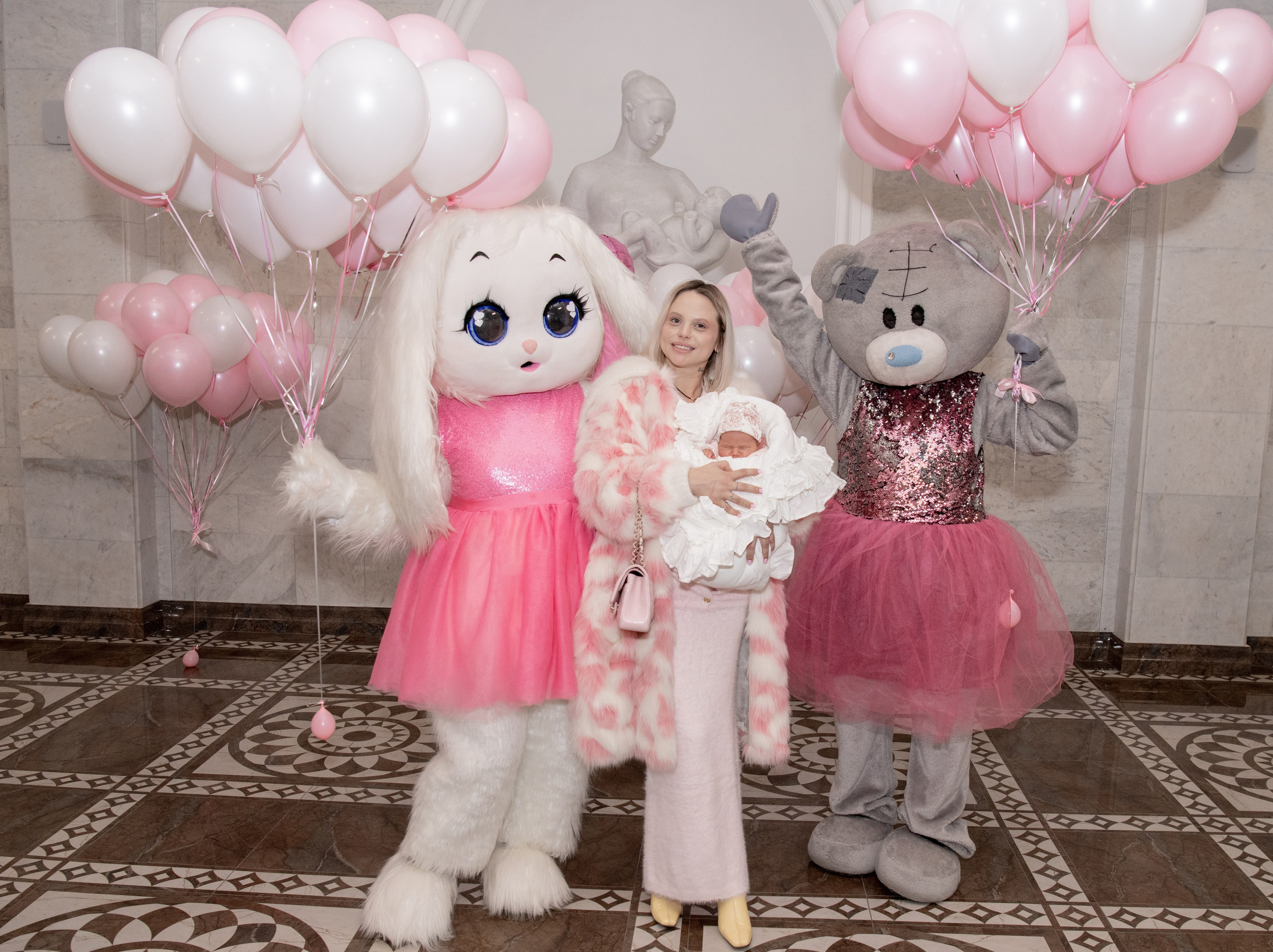 Выписка Киры. Снегиревка. Фотограф на выписку из роддома в Москве и МО