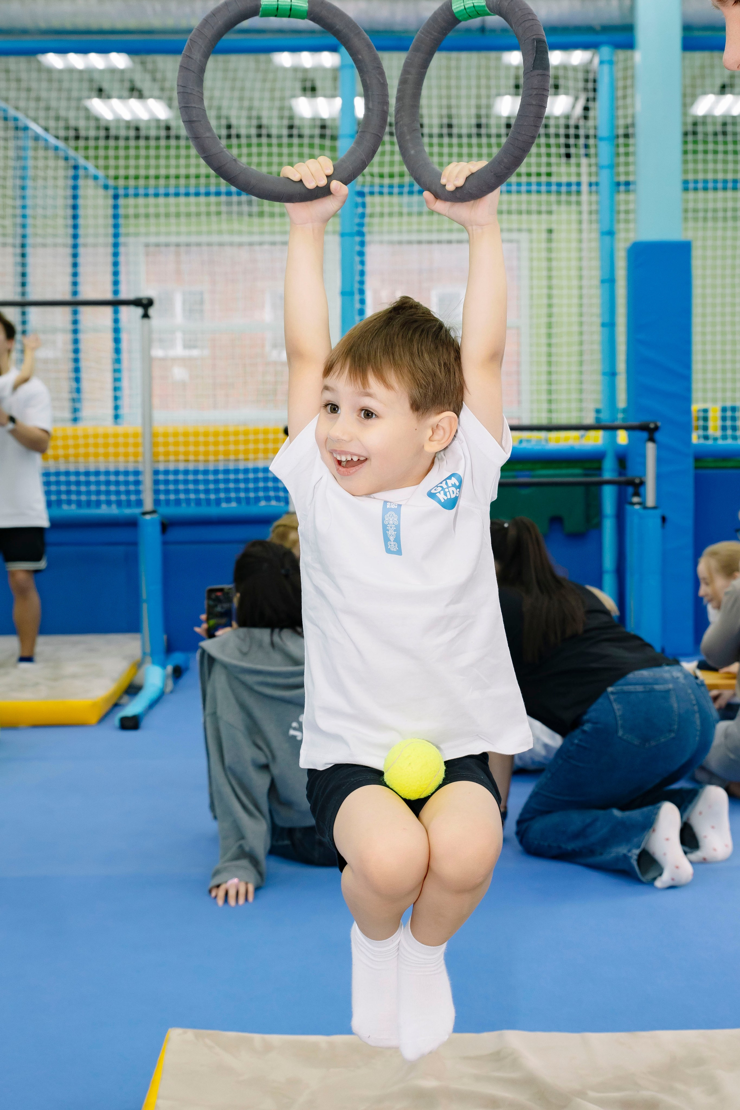 Соревнования по гимнастике в Gymkids Звенигород. Профессиональный фотограф в Москве | Заказать фотосессию и съемку