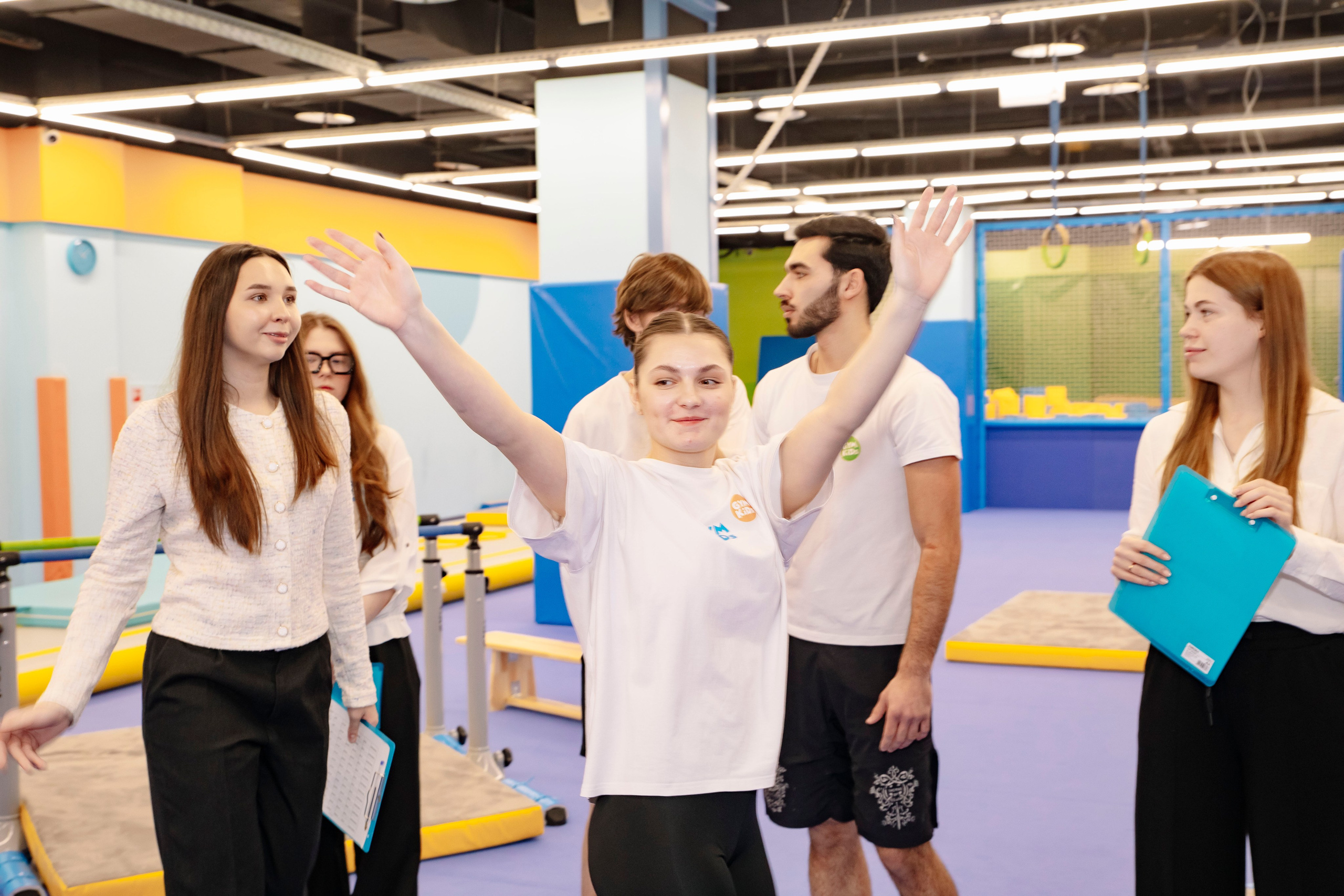 Соревнования по гимнастике в Gymkids Чертаново. Профессиональный фотограф в Москве | Заказать фотосессию и съемку