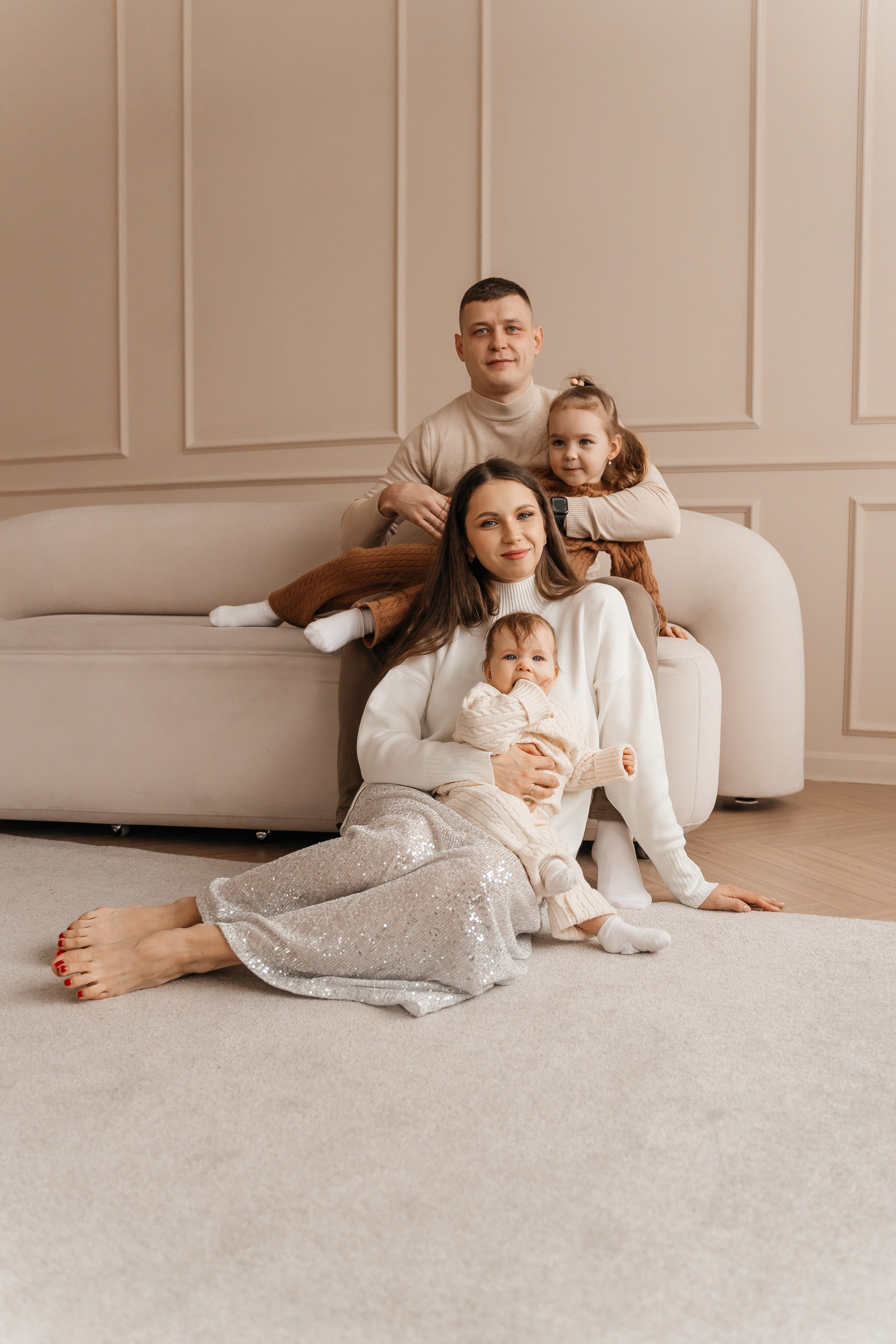 Сережа, Юля, Василиса и Дарина. Волик Мария