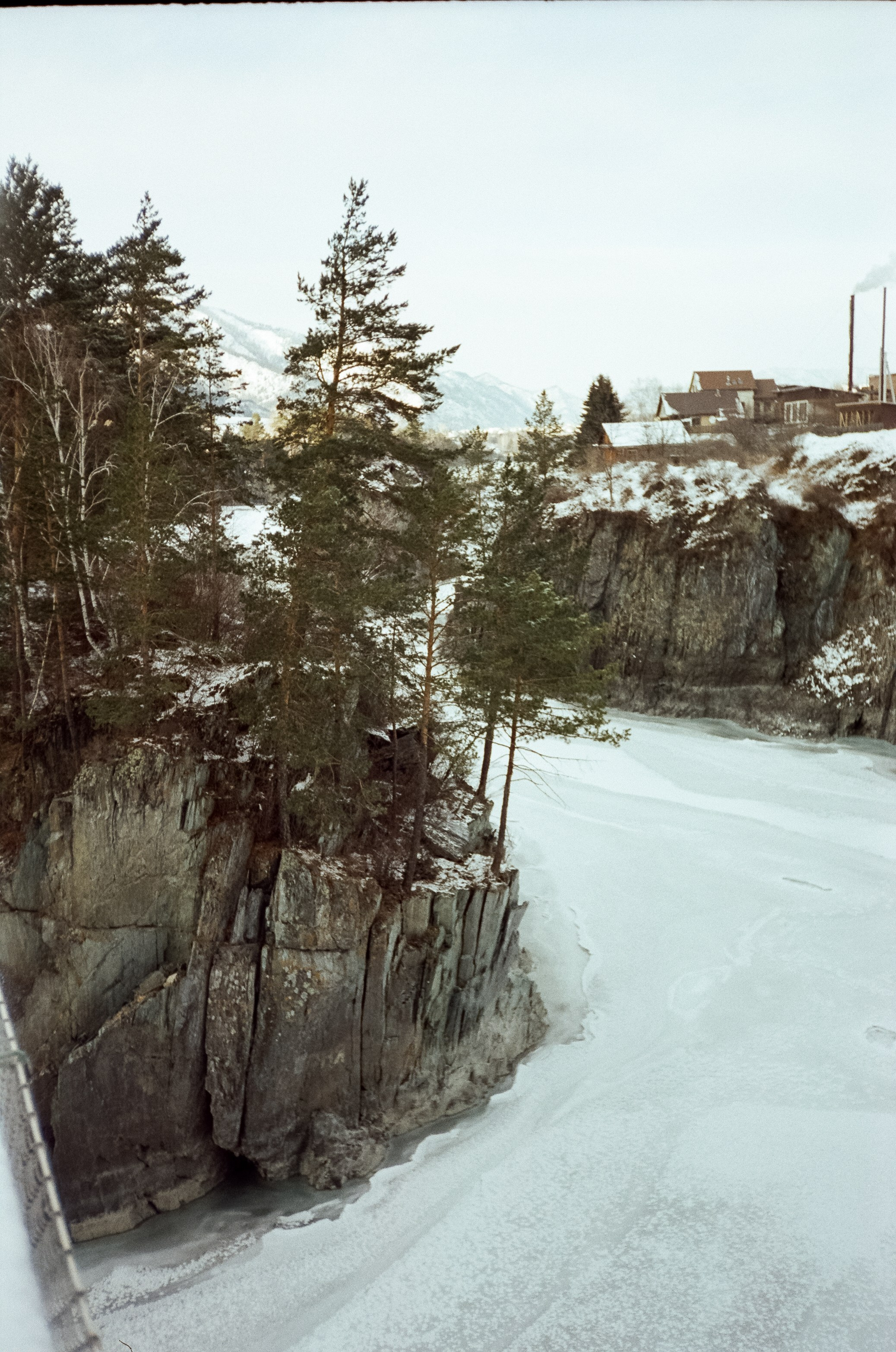 Остров Патмос зимой. Подвесной мост, льды и скалы. Фотограф-документалист Мария Осокина