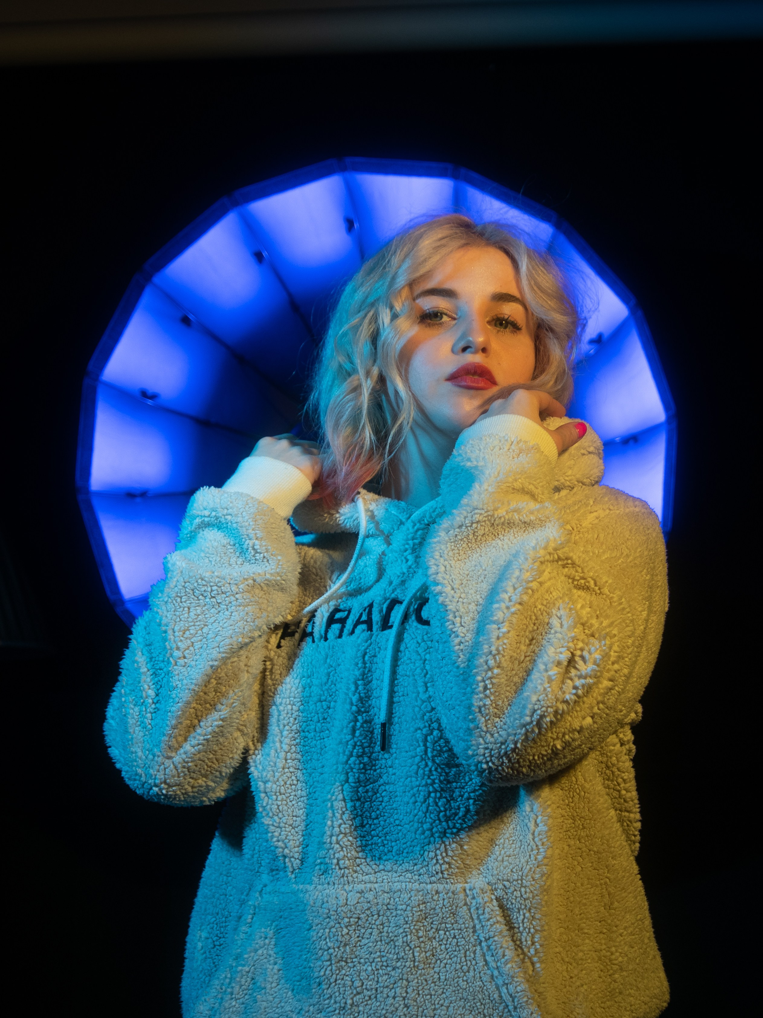 Студийная фотосессия для девушки. Яростный фотолюбитель Vervie Vitoe