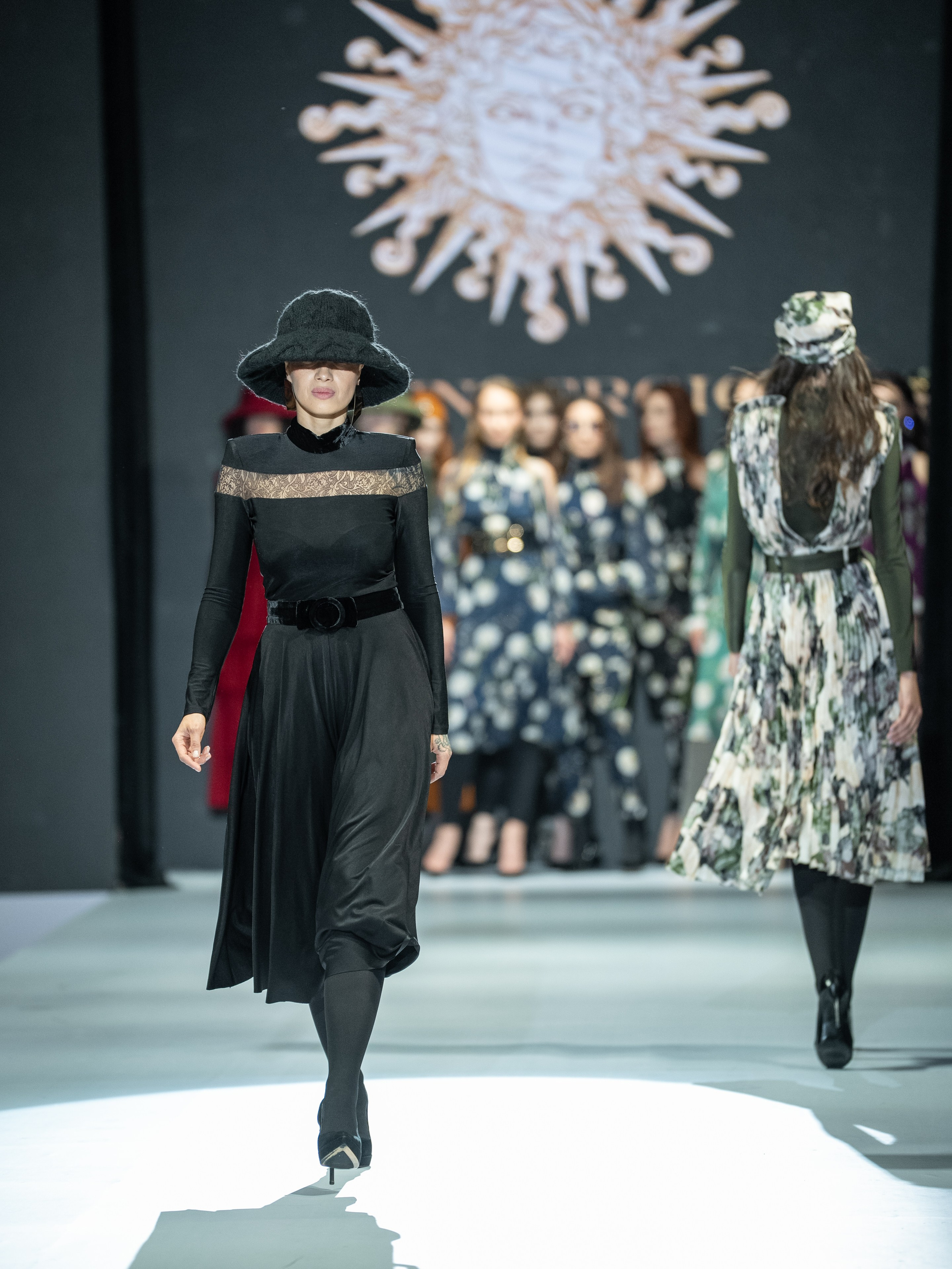 EURASIAN FASHION WEEK Sun Sergio. Сайт Алматинского НЮ АРТ, будуар и фэшн фотографа Дениса Карпенко