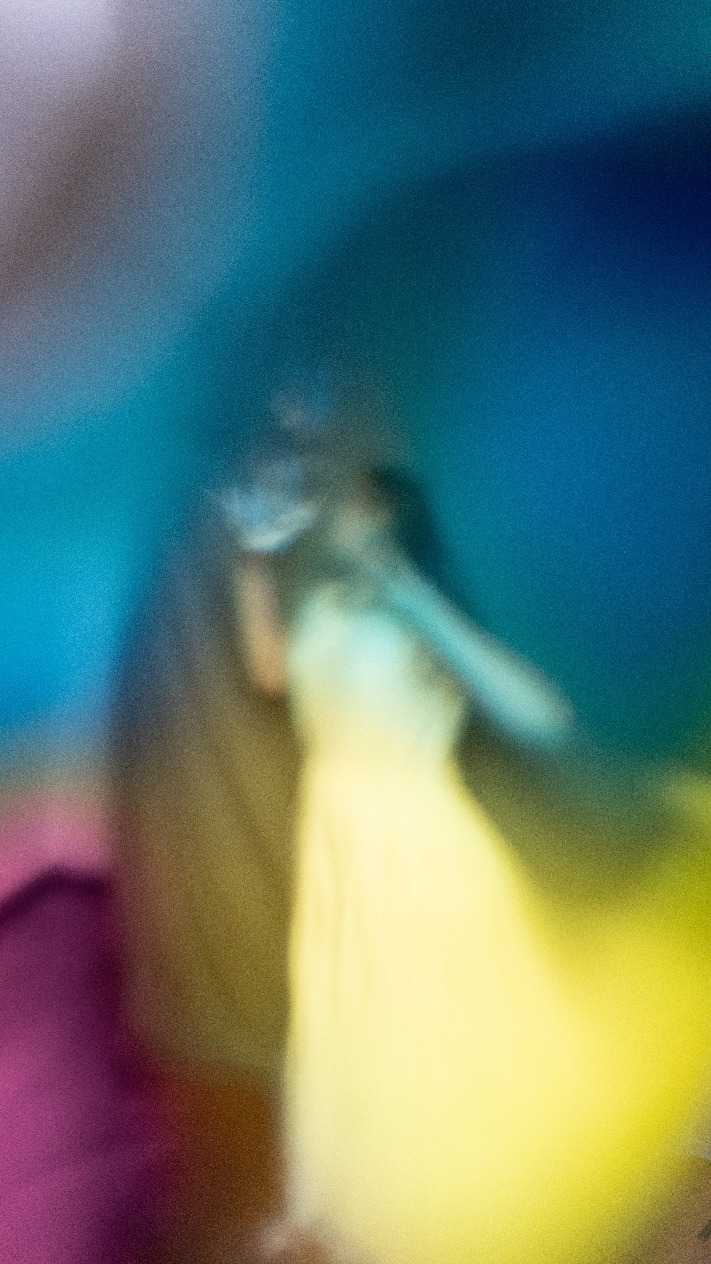 L’amica dei corvi. Fotografo Alina Imanbaeva Trieste e FVG