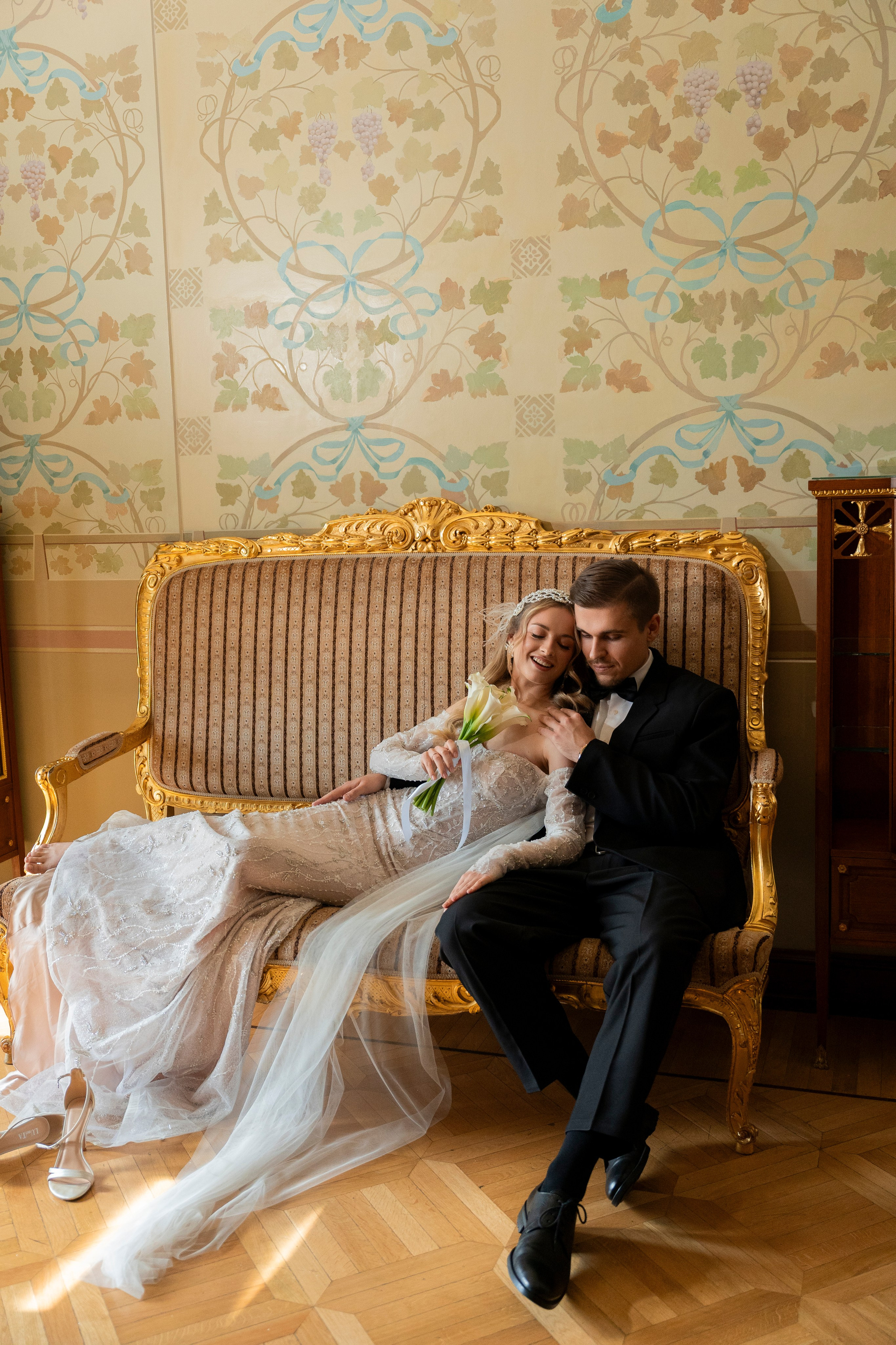 Свадебная фотосессия в отеле Метрополь. Свадебный фотограф в Москве Анна Полушина