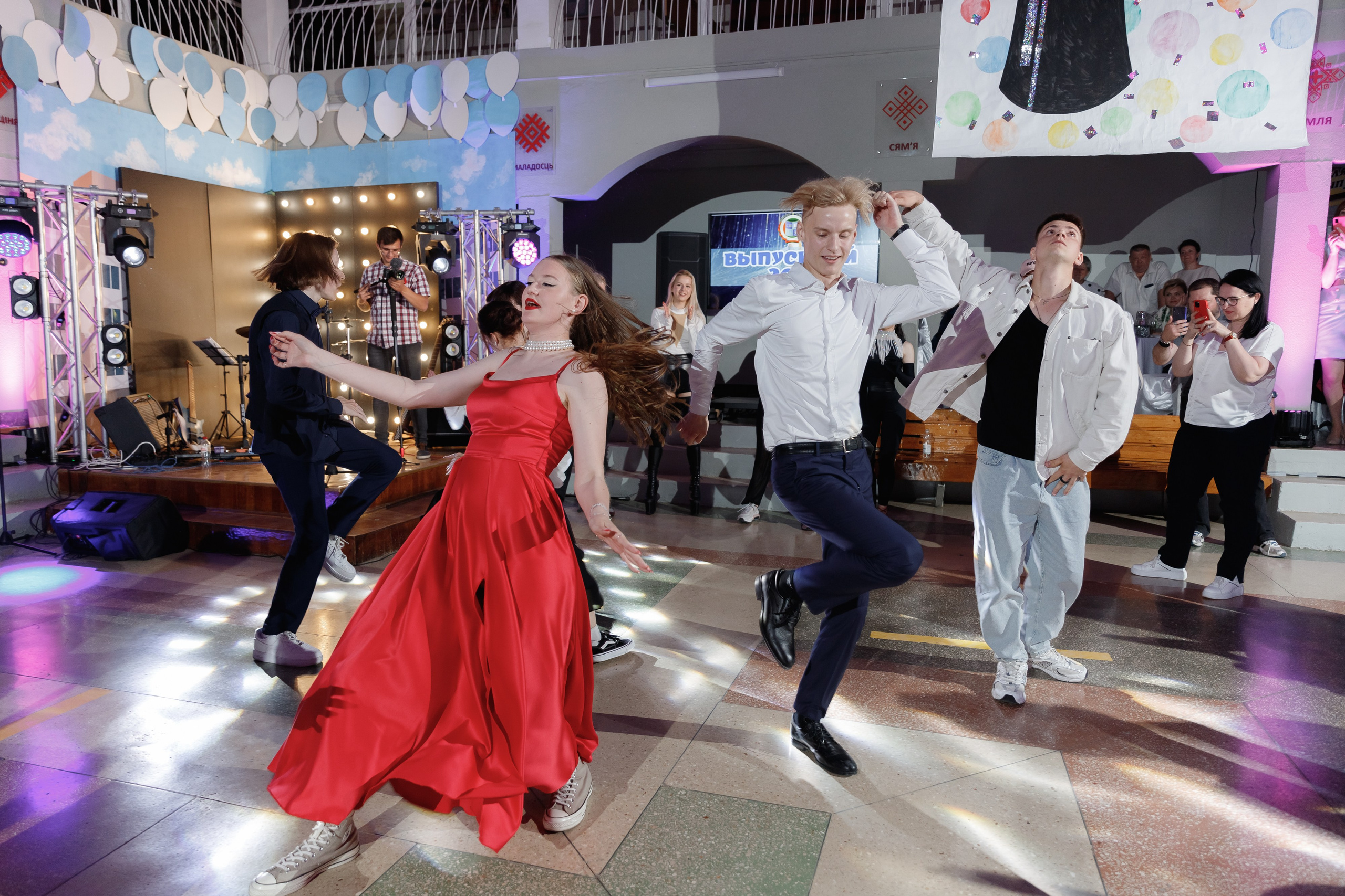 Школьный выпускной 2023 год в Минске. Свадебный фотограф в Минске/Беларуси Сергей Спиридонов