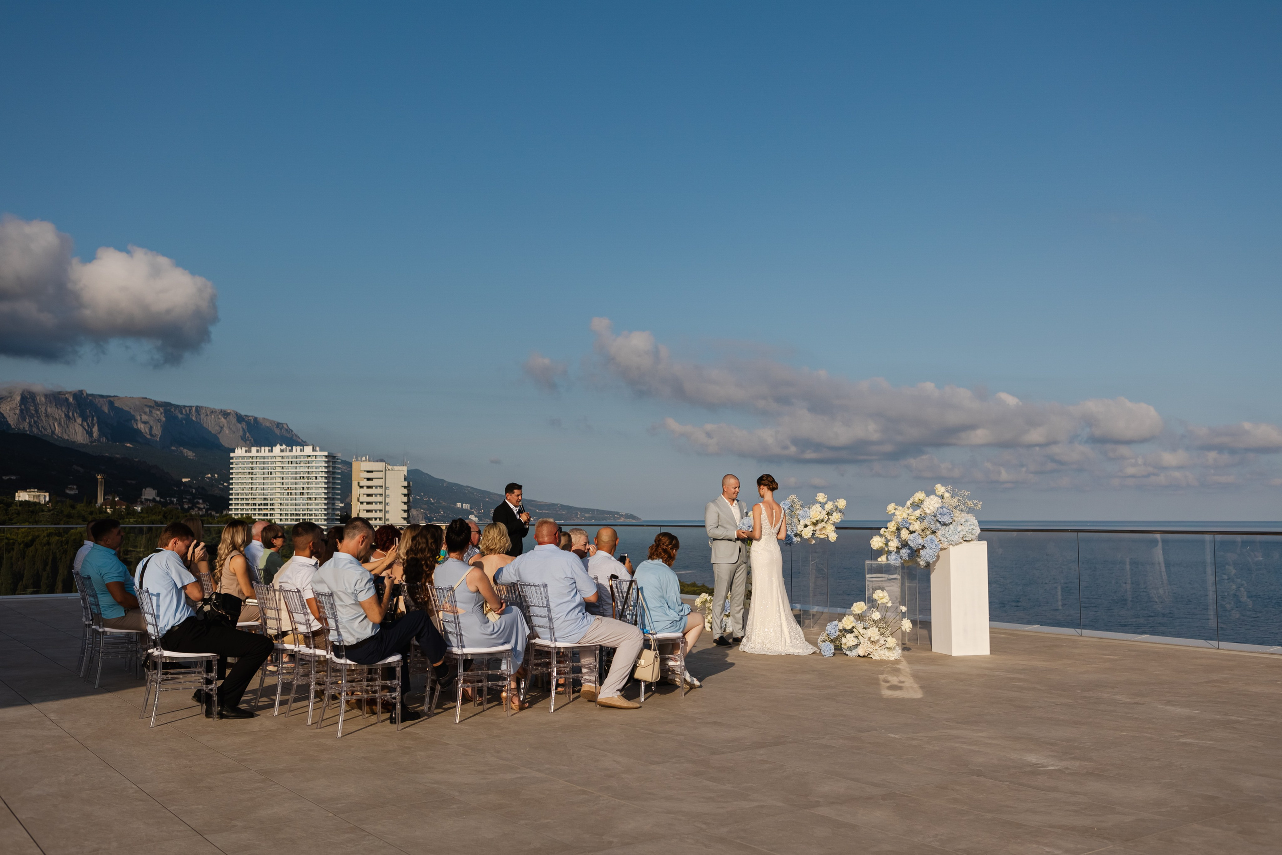 Свадьба Артёма и Юли в отеле Luciano Foros в Крыму. Свадебный фотограф, фотосъемка в Крыму, Севастополе, Симферополе, Ялте