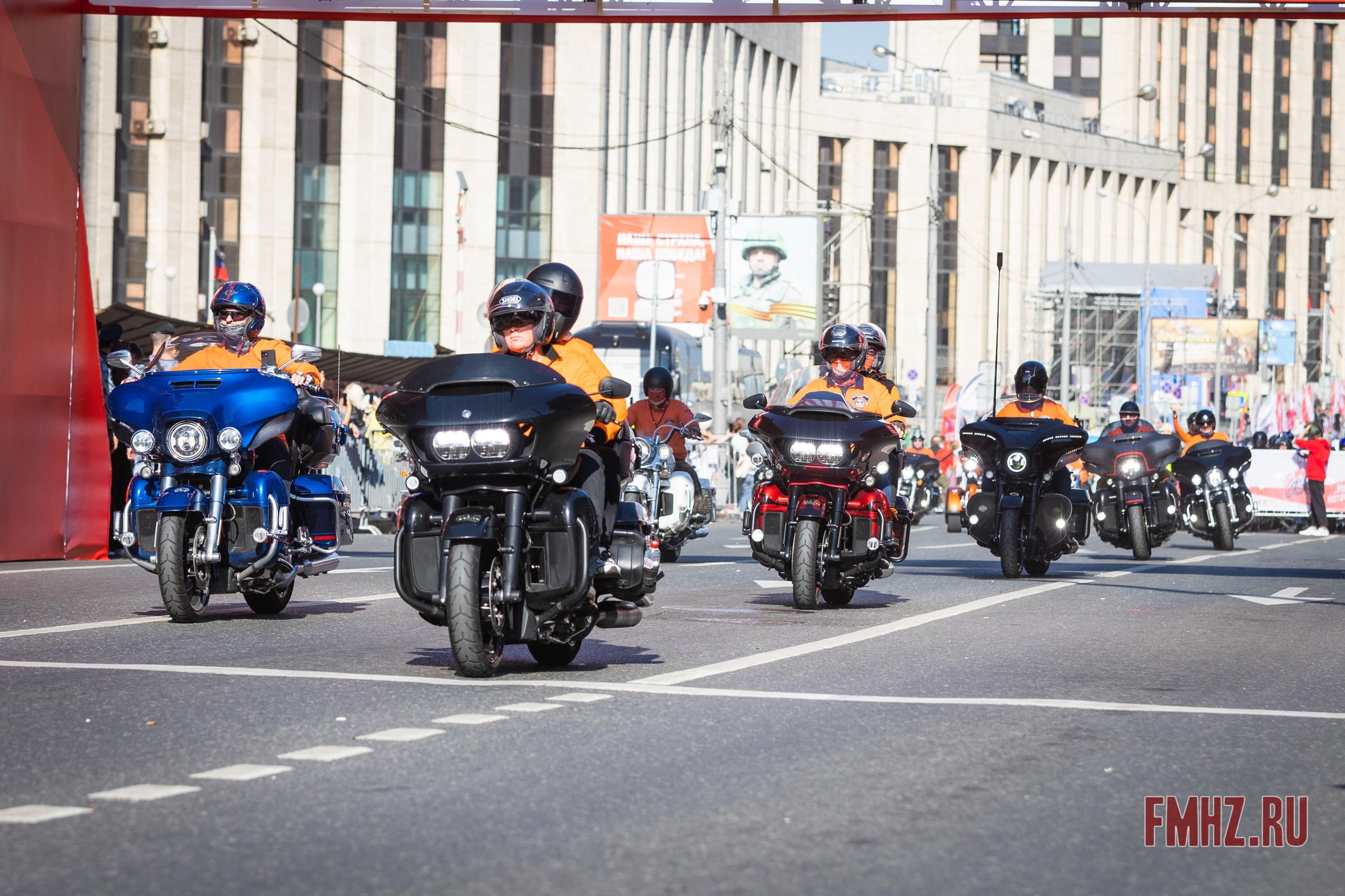 Закрытие Мотосезона 2023 на проспекте Академика Сахарова. Фотограф Владимир Охрименко