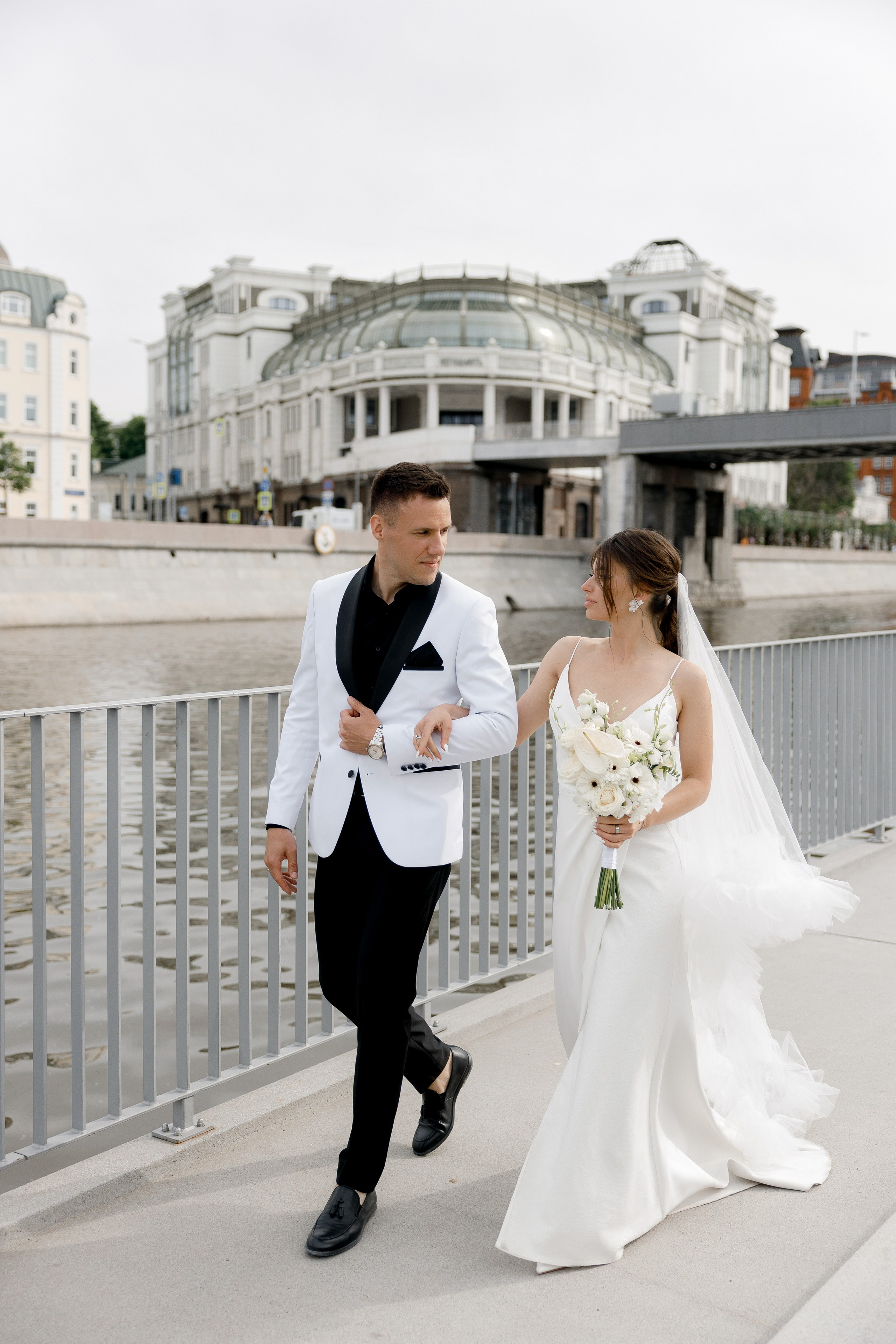 Свадьба в отеле Мовенпик и роспись в Регистрация брака в особняке «Роял». Свадебный фотограф в Москве и Санкт-Петербурге Денис Ходюков