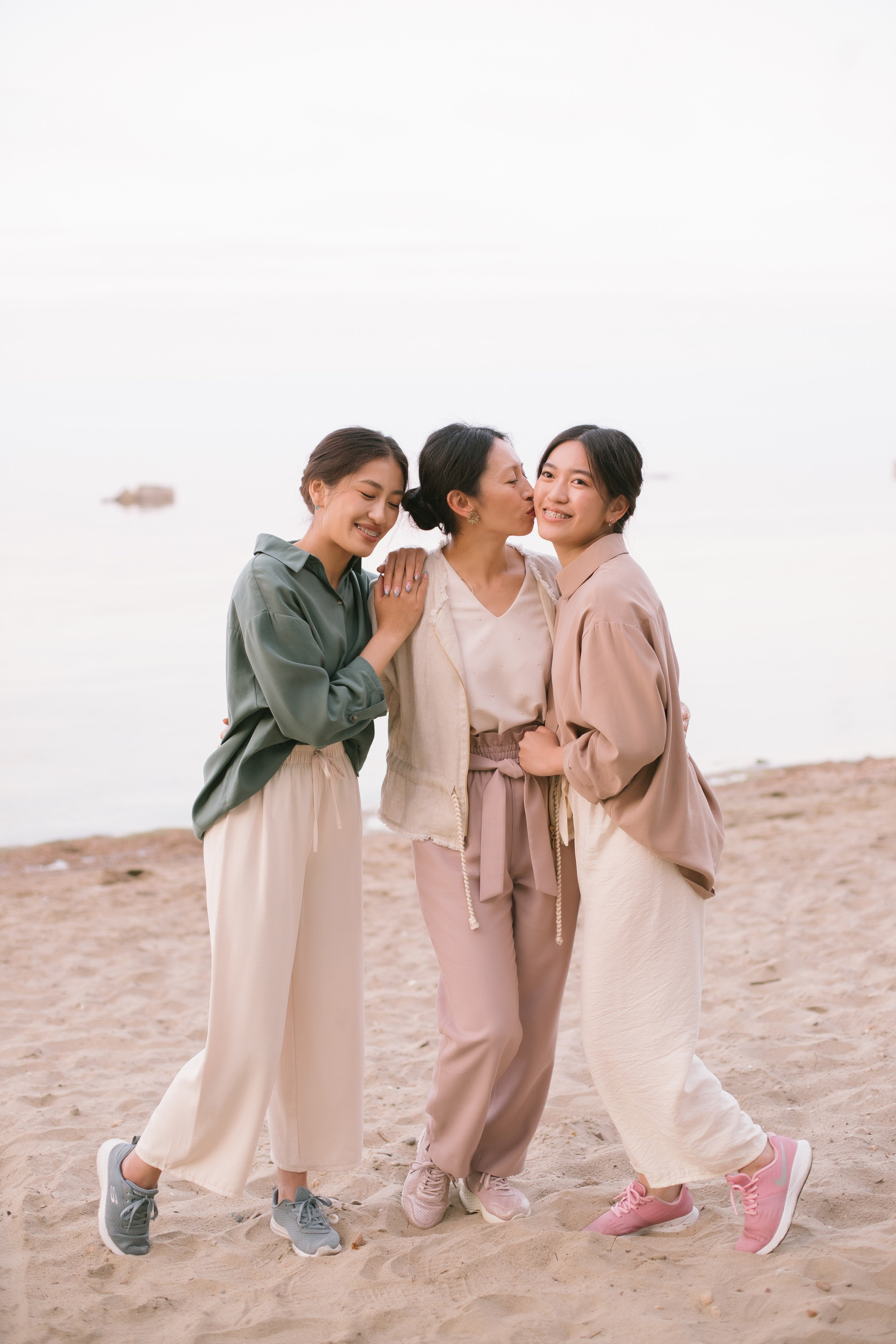 Семейная прогулка на берегу Байкала. Фотограф Наталья Кургина Слюдянка Иркутск