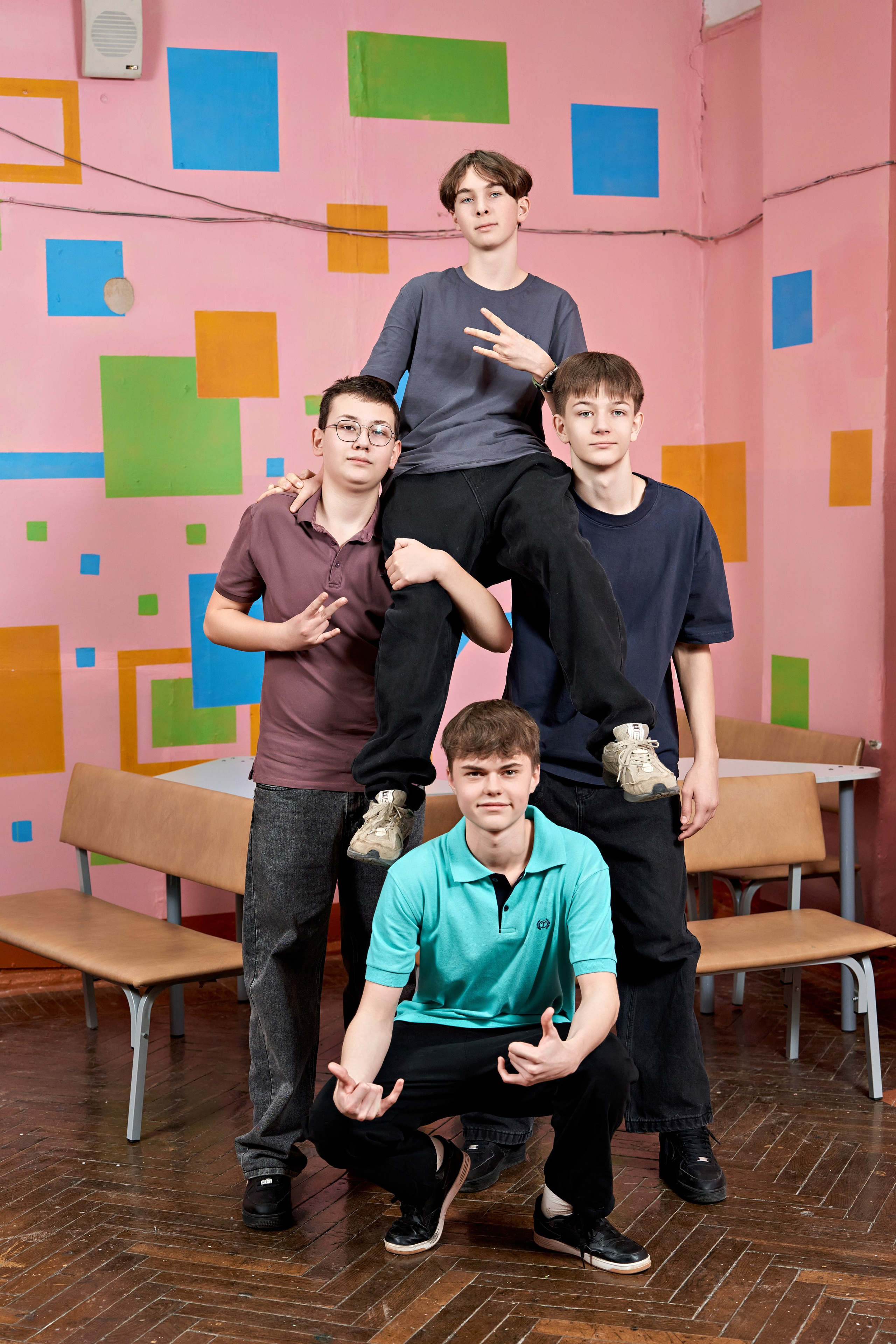 Выпускные альбомы в Калуге. Фотосъёмка в школе. Лицей № 9 имени К. Э. Циолковского. Фотограф Меняйло Евгений. Свадьба. Портрет. Репортаж. Семья. Контент