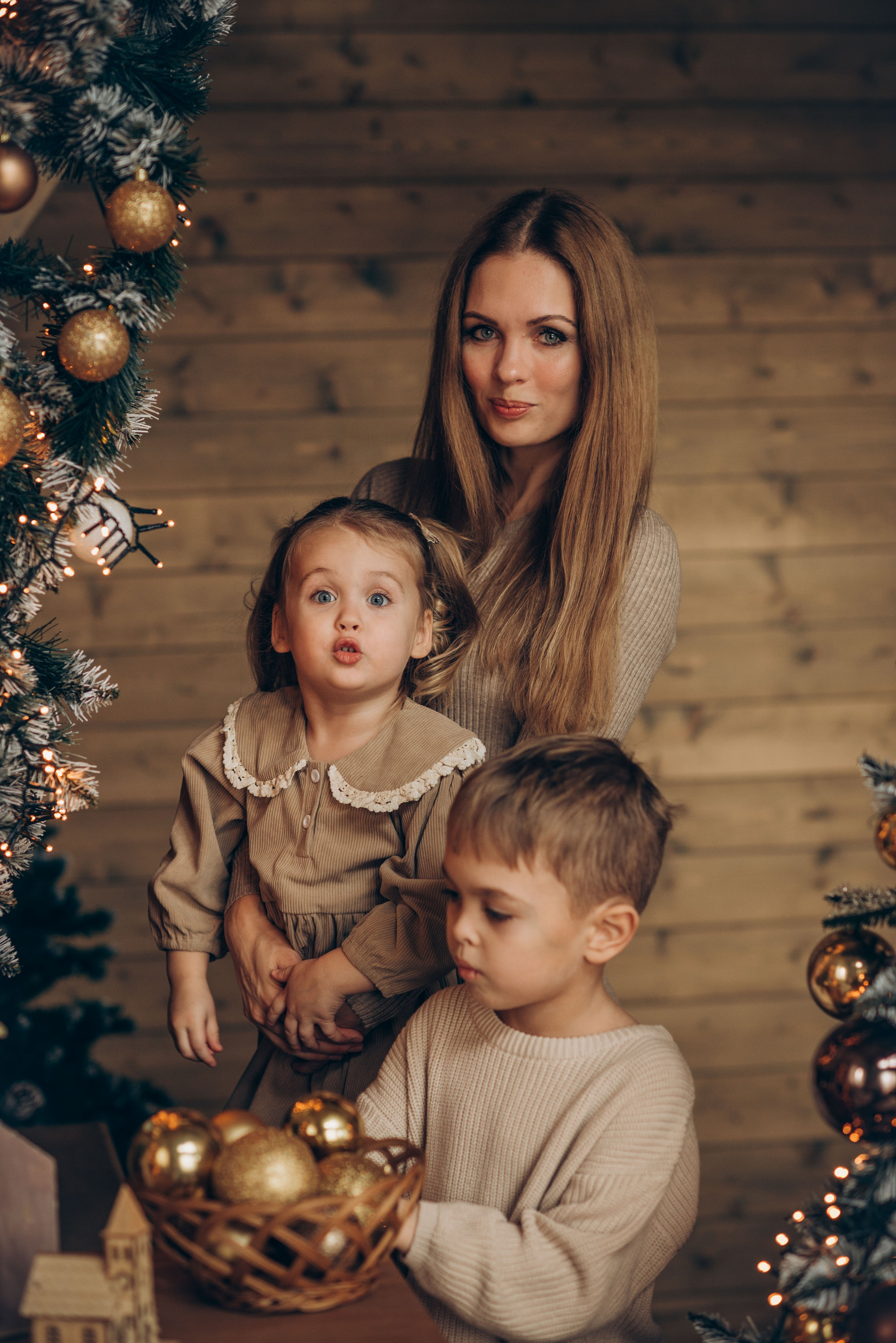 Семейная новогодняя фотосессия в студии. Семейный фотограф в Домодедово и Москве Елена Пичугина