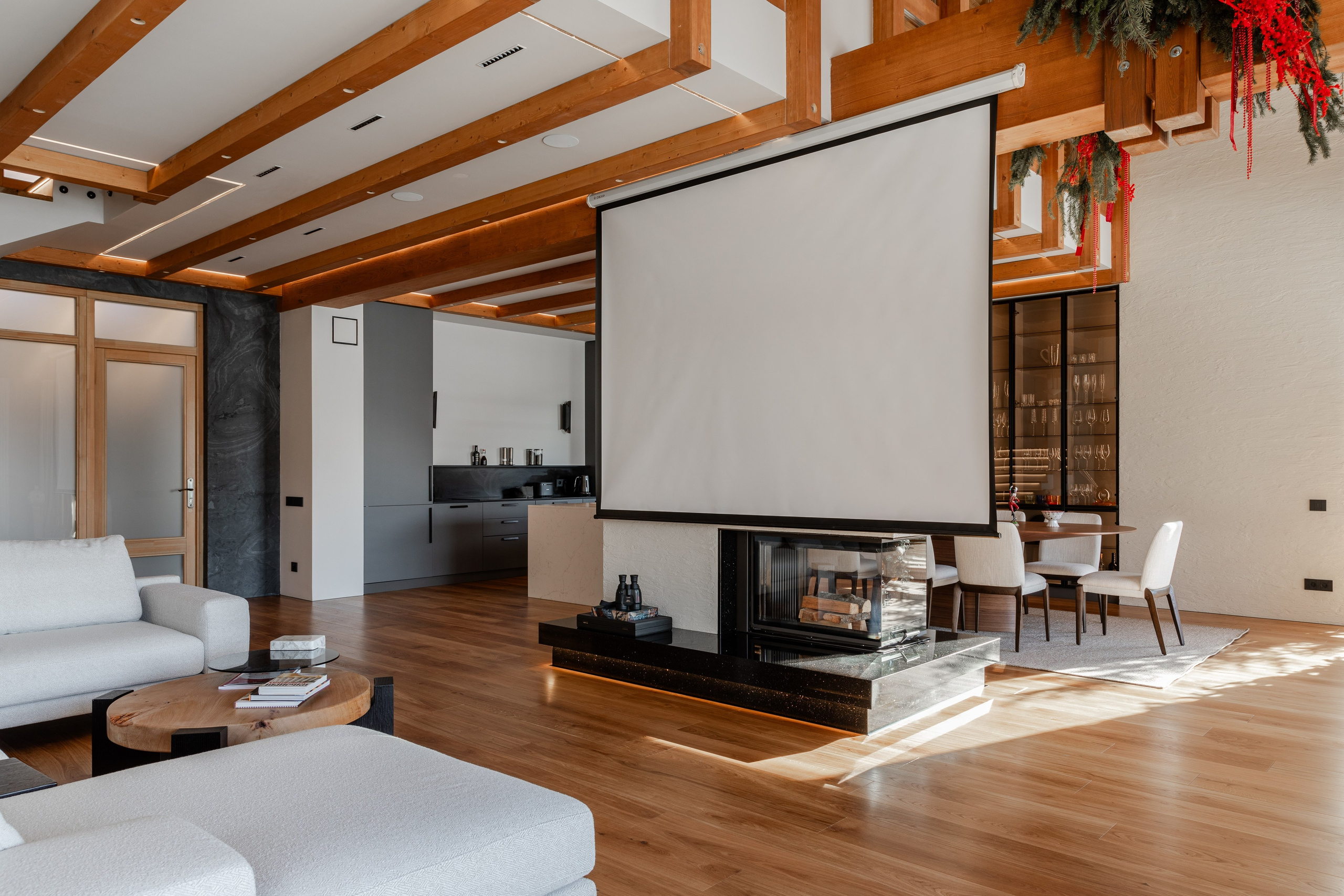 Интерьерная фотосъёмка загородного дома площадью 300 кв м в п. Эстосадок. Интерьерный фотограф Москва