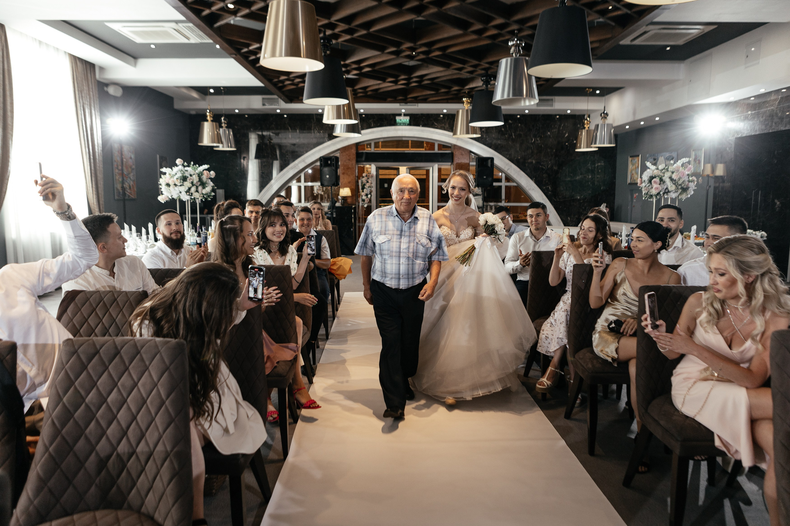 Свадебный фотограф Уфа — Руслан ГабдлисламовЖивые эмоции, красивые кадры, воспоминания на всю жизнь.Работаю по всей Республике Башкортоста. Свадебный фотограф Уфа Руслан Габдлисламов