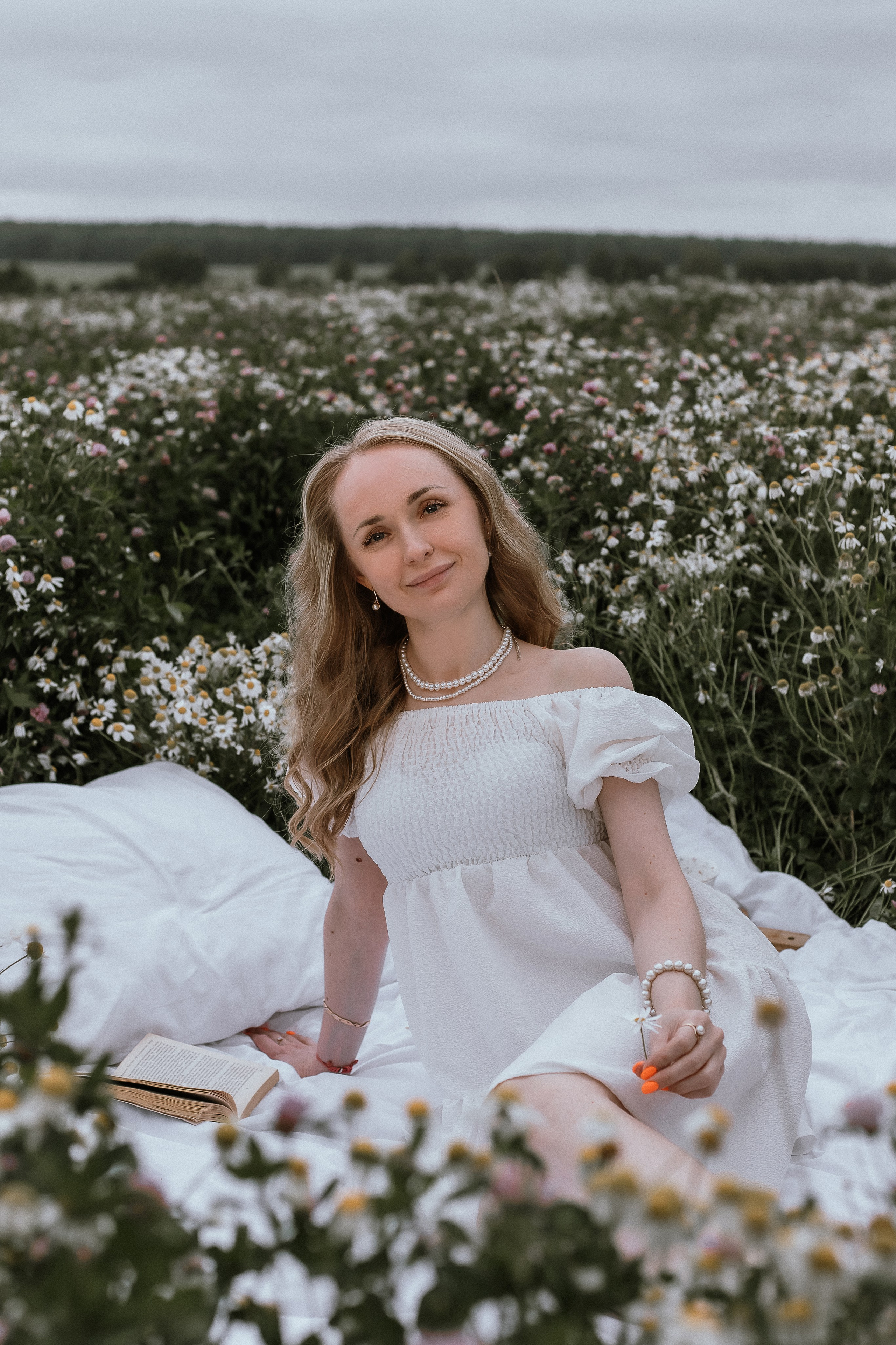 Анна «Откровенно, по-женски» в ромашках. Фотограф Екатеринубрг/Верхняя Пышма