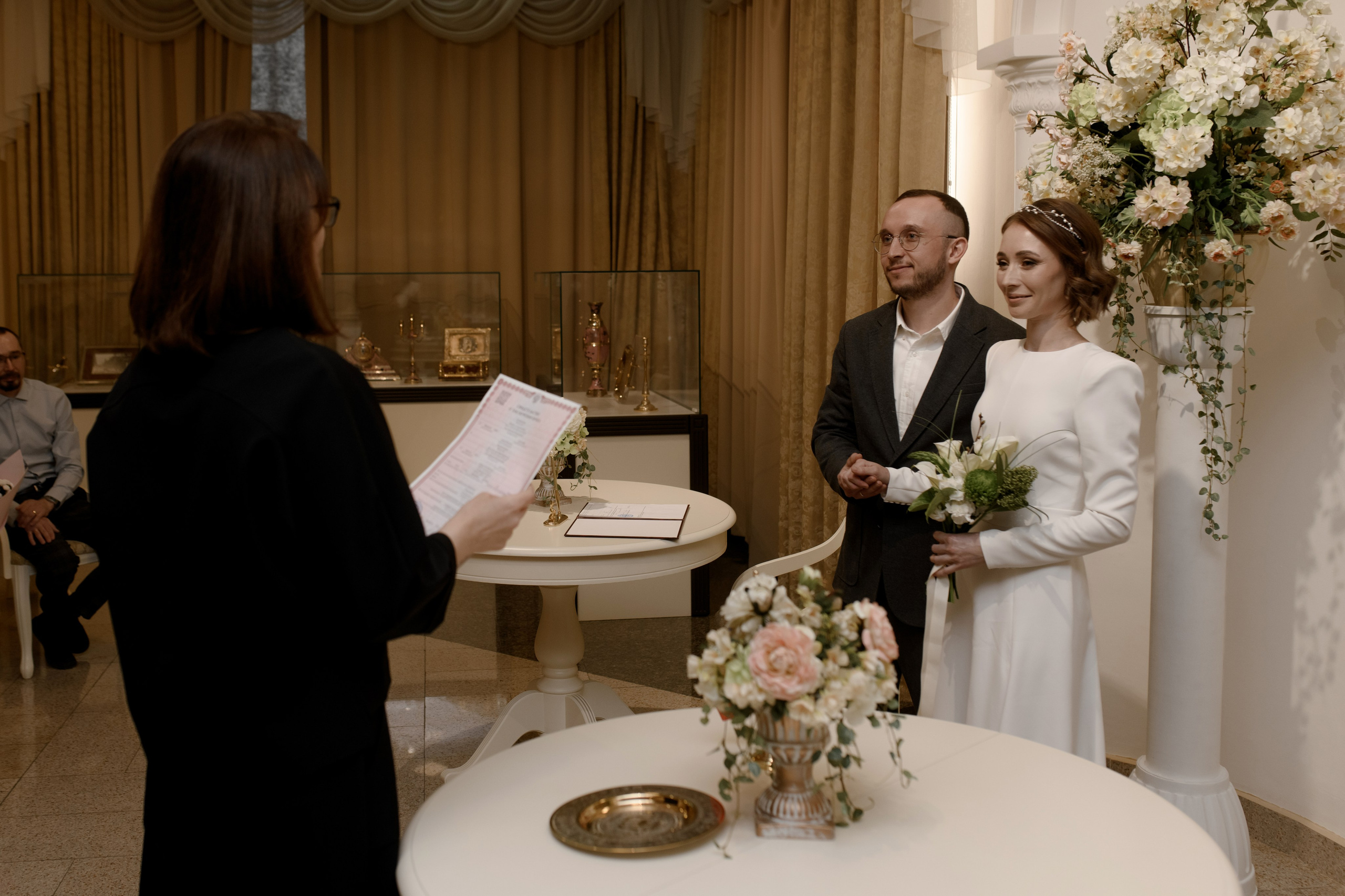 Регистрация Анастасии и Никиты — Краеведческий музей. Свадебный фотограф Екатеринбург/Челябинск — Любовь Волохова
