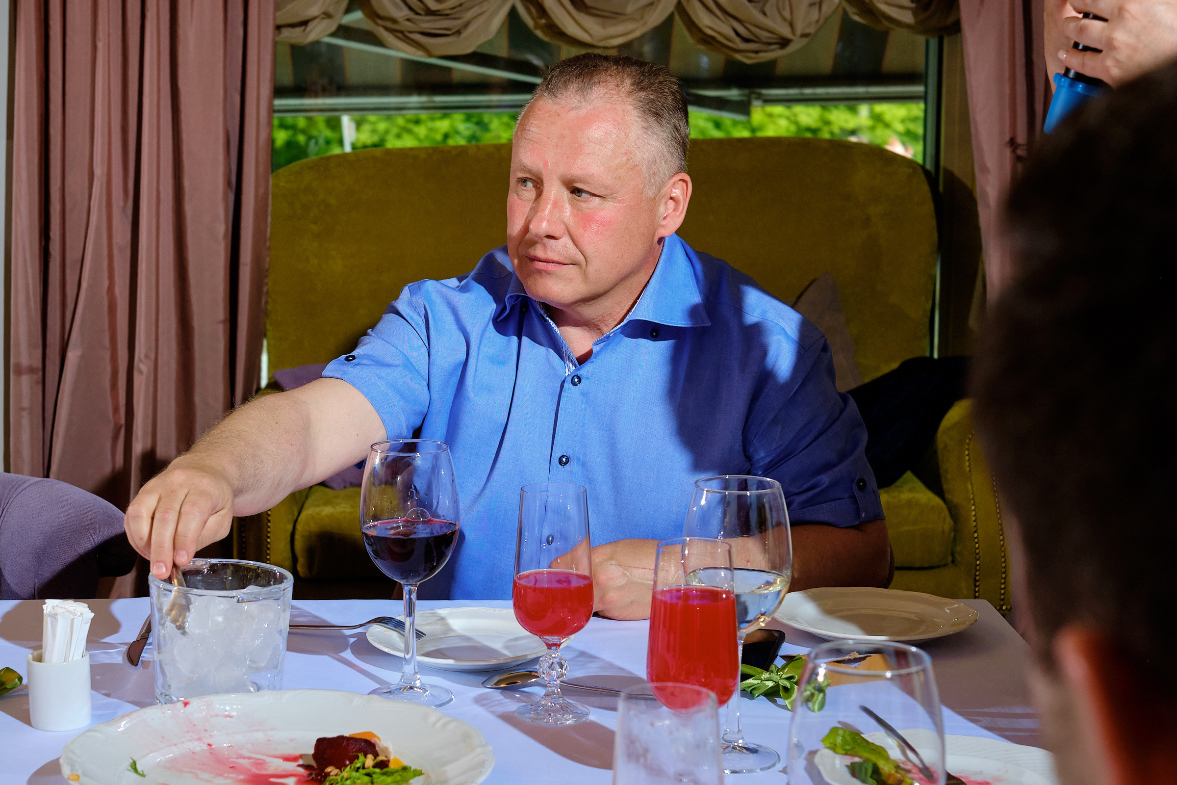 Юбилей. банкет в ресторане Крюшон. Профессиональный фотограф в Екатеринбурге Юра Сахар