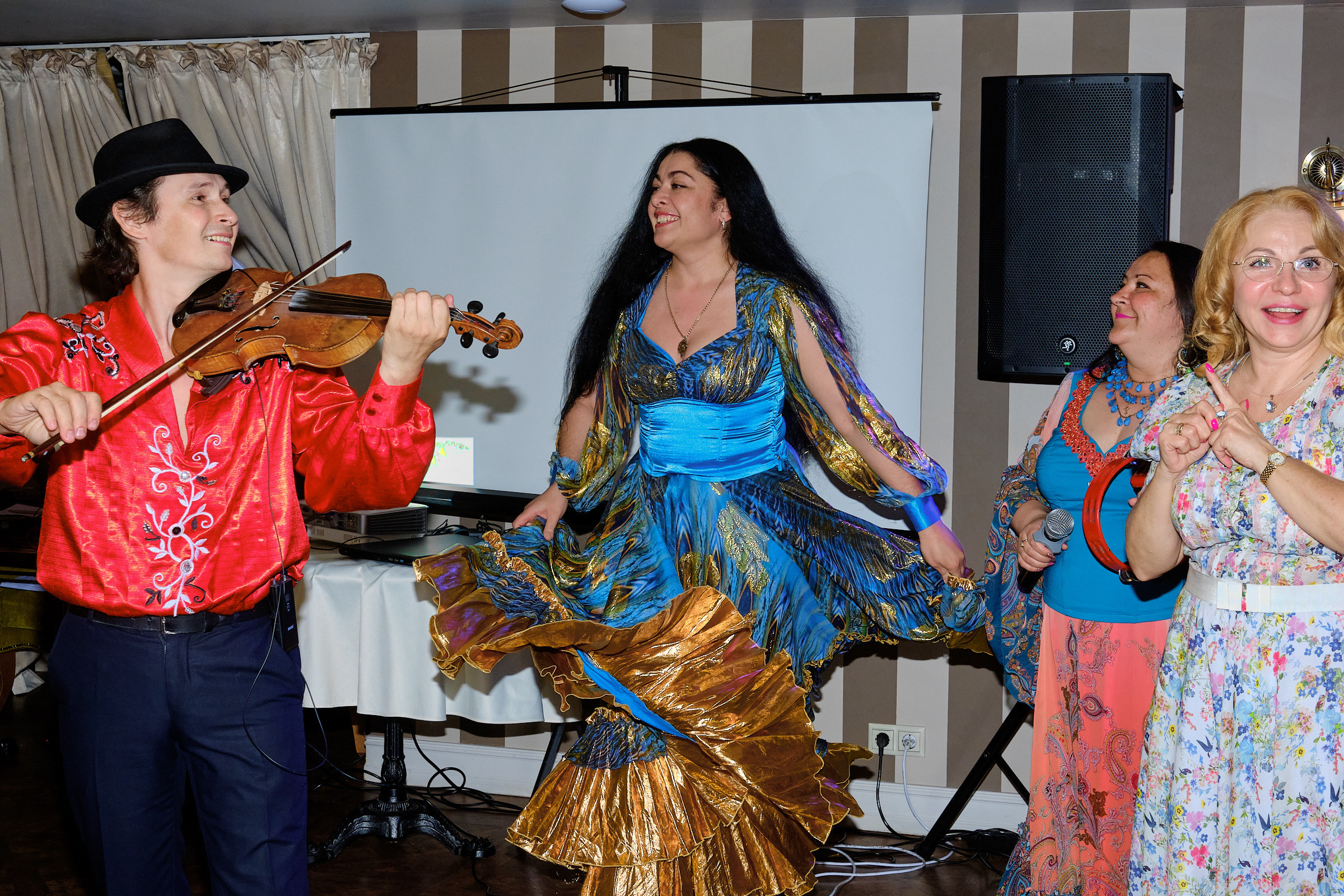 Юбилей. банкет в ресторане Крюшон. Профессиональный фотограф в Екатеринбурге Юра Сахар