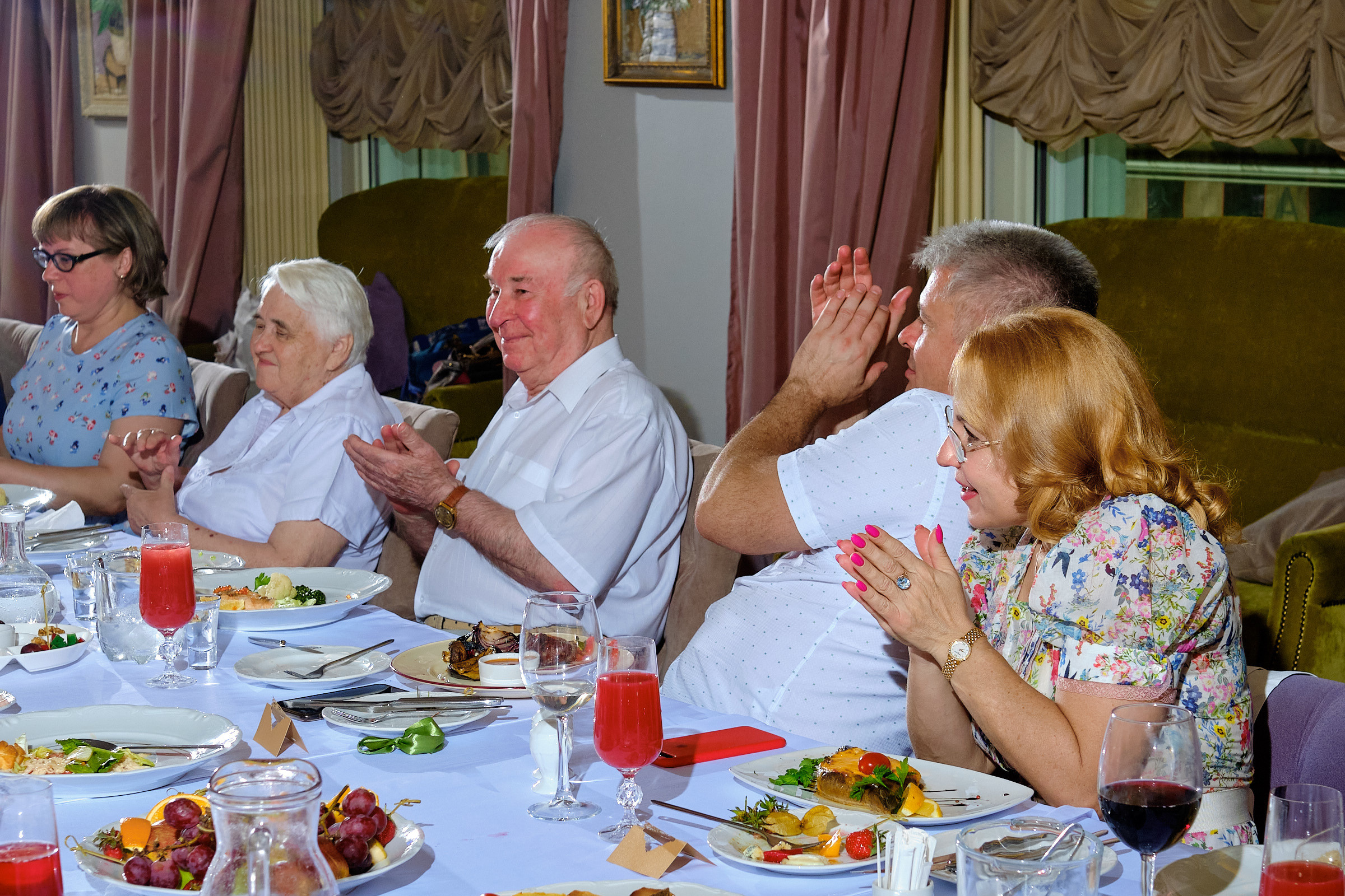 Юбилей. банкет в ресторане Крюшон. Профессиональный фотограф в Екатеринбурге Юра Сахар