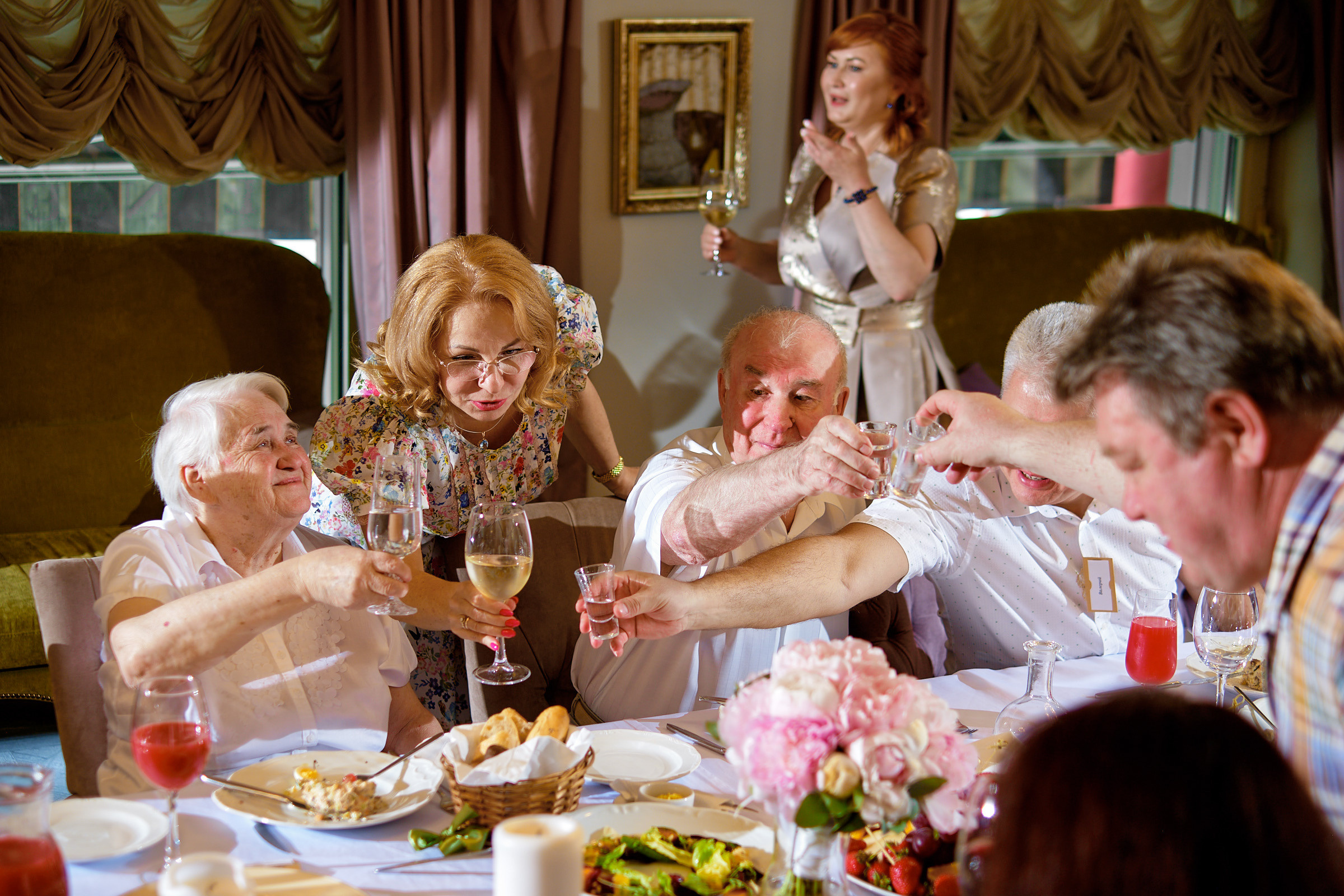 Юбилей. банкет в ресторане Крюшон. Профессиональный фотограф в Екатеринбурге Юра Сахар