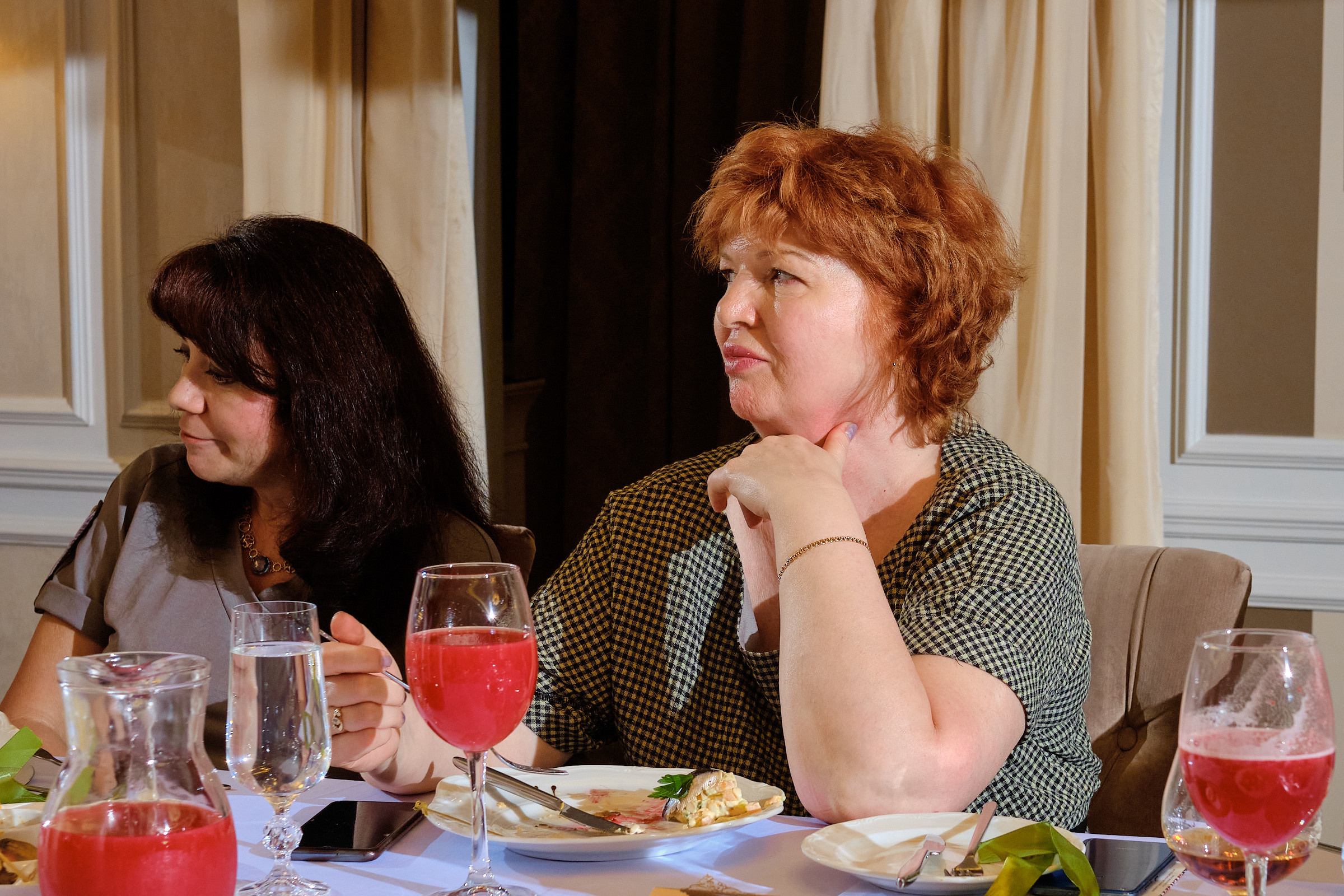 Юбилей. банкет в ресторане Крюшон. Профессиональный фотограф в Екатеринбурге Юра Сахар