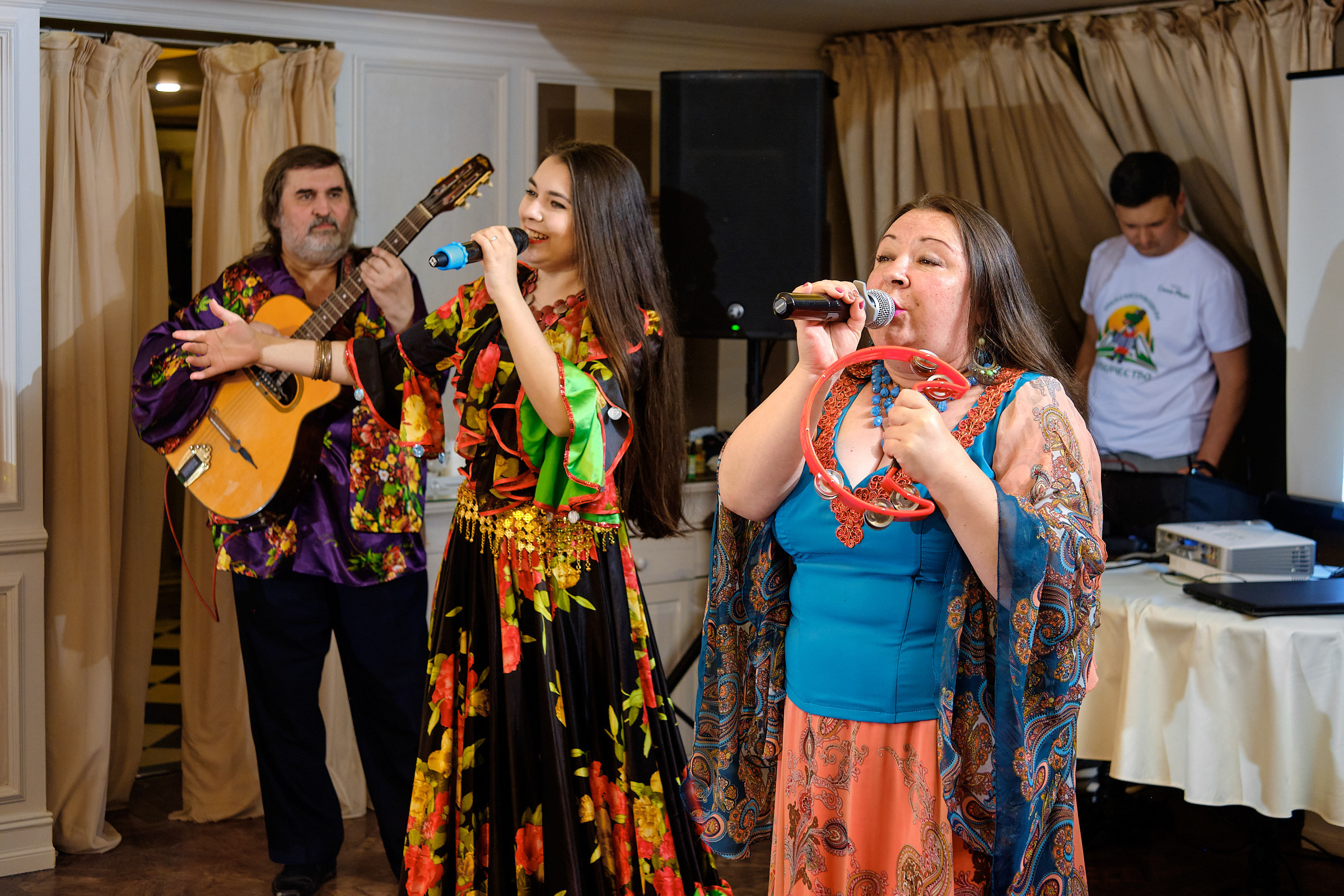 Юбилей. банкет в ресторане Крюшон. Профессиональный фотограф в Екатеринбурге Юра Сахар