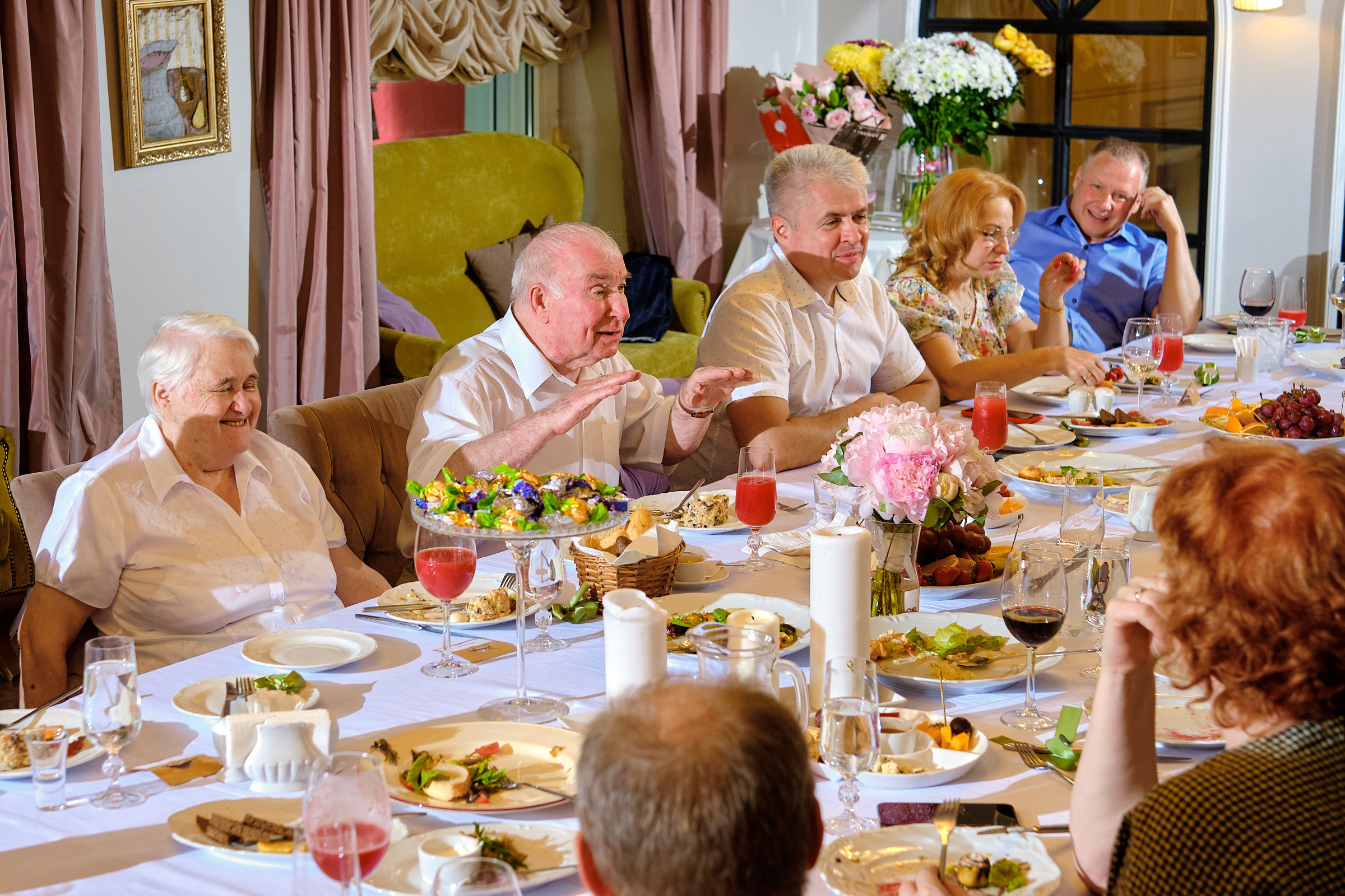 Юбилей. банкет в ресторане Крюшон. Профессиональный фотограф в Екатеринбурге Юра Сахар