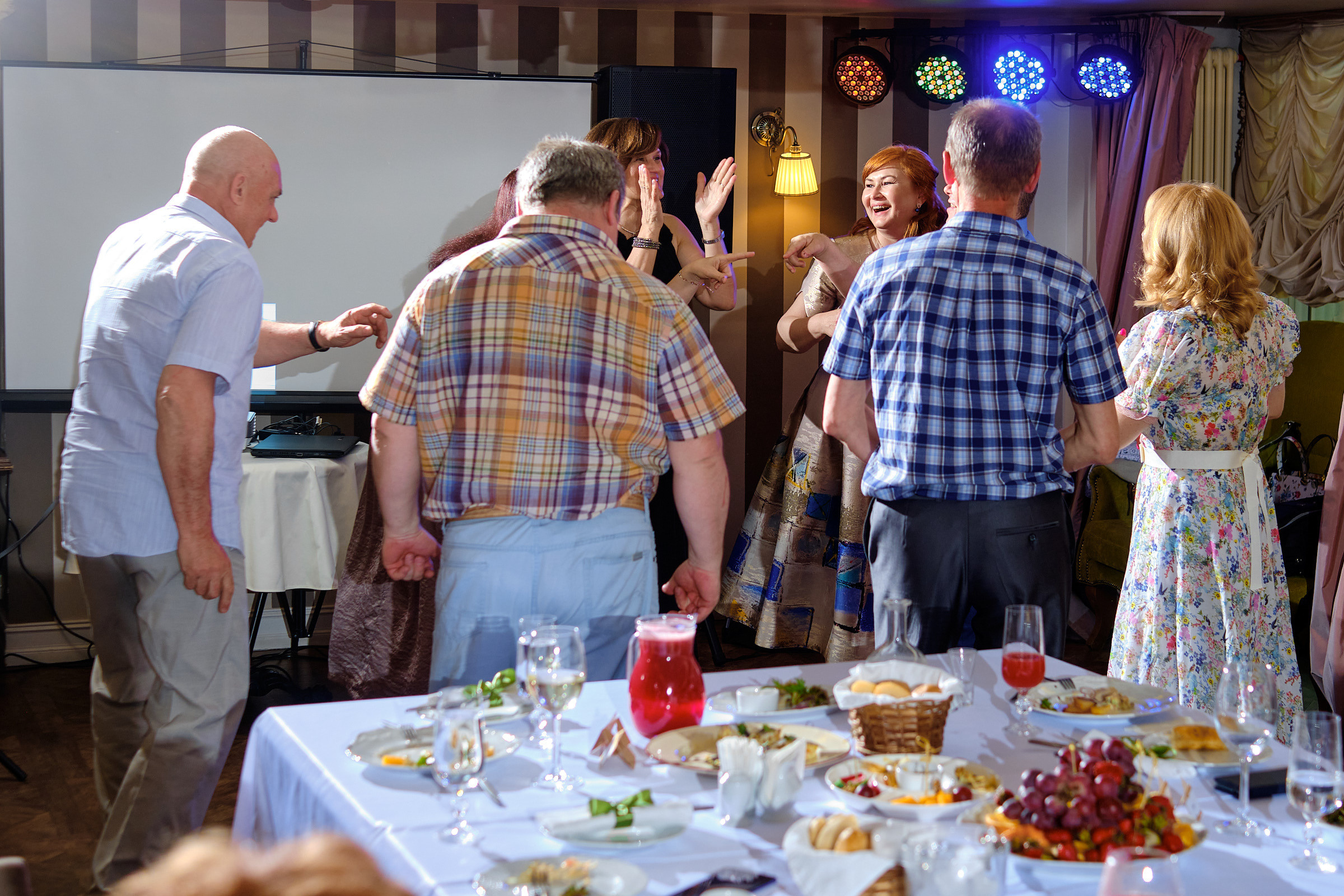 Юбилей. банкет в ресторане Крюшон. Профессиональный фотограф в Екатеринбурге Юра Сахар