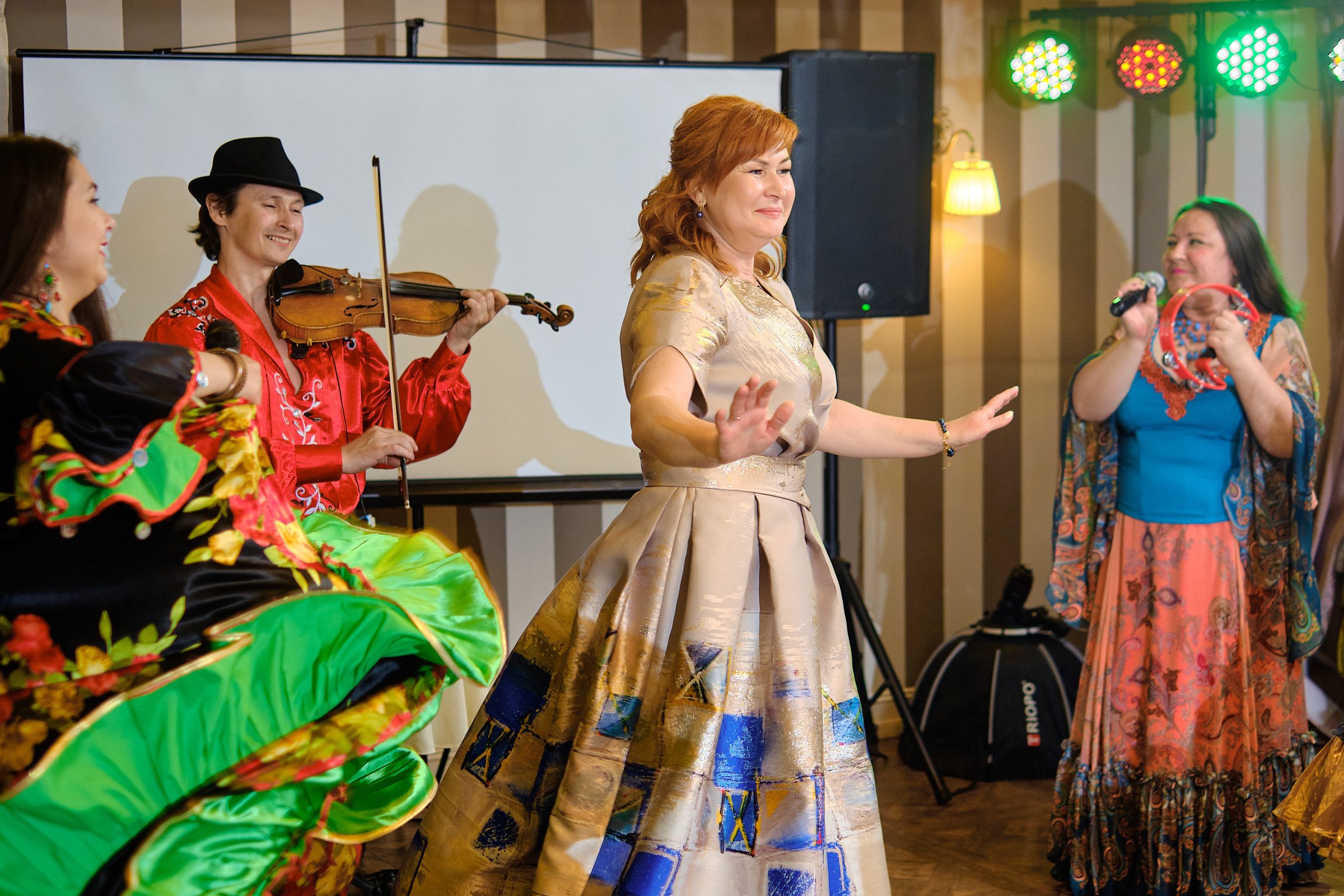 Юбилей. банкет в ресторане Крюшон. Профессиональный фотограф в Екатеринбурге Юра Сахар