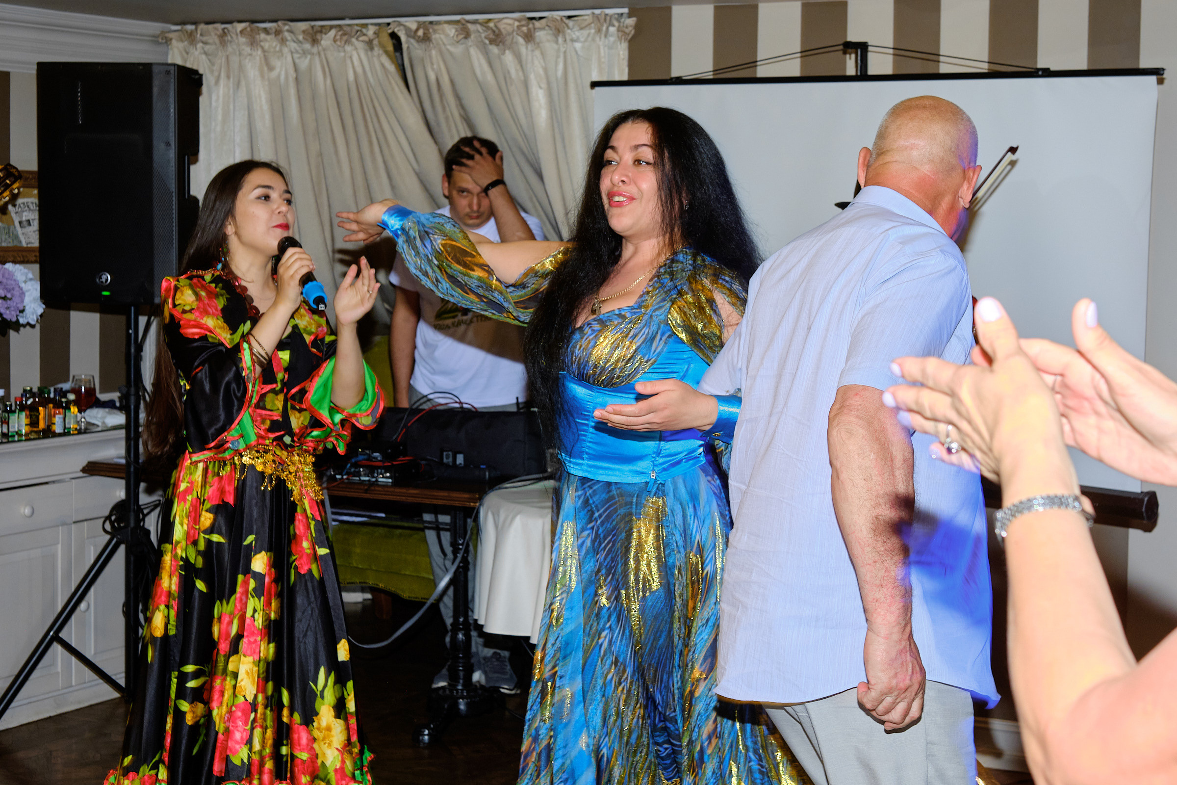 Юбилей. банкет в ресторане Крюшон. Профессиональный фотограф в Екатеринбурге Юра Сахар