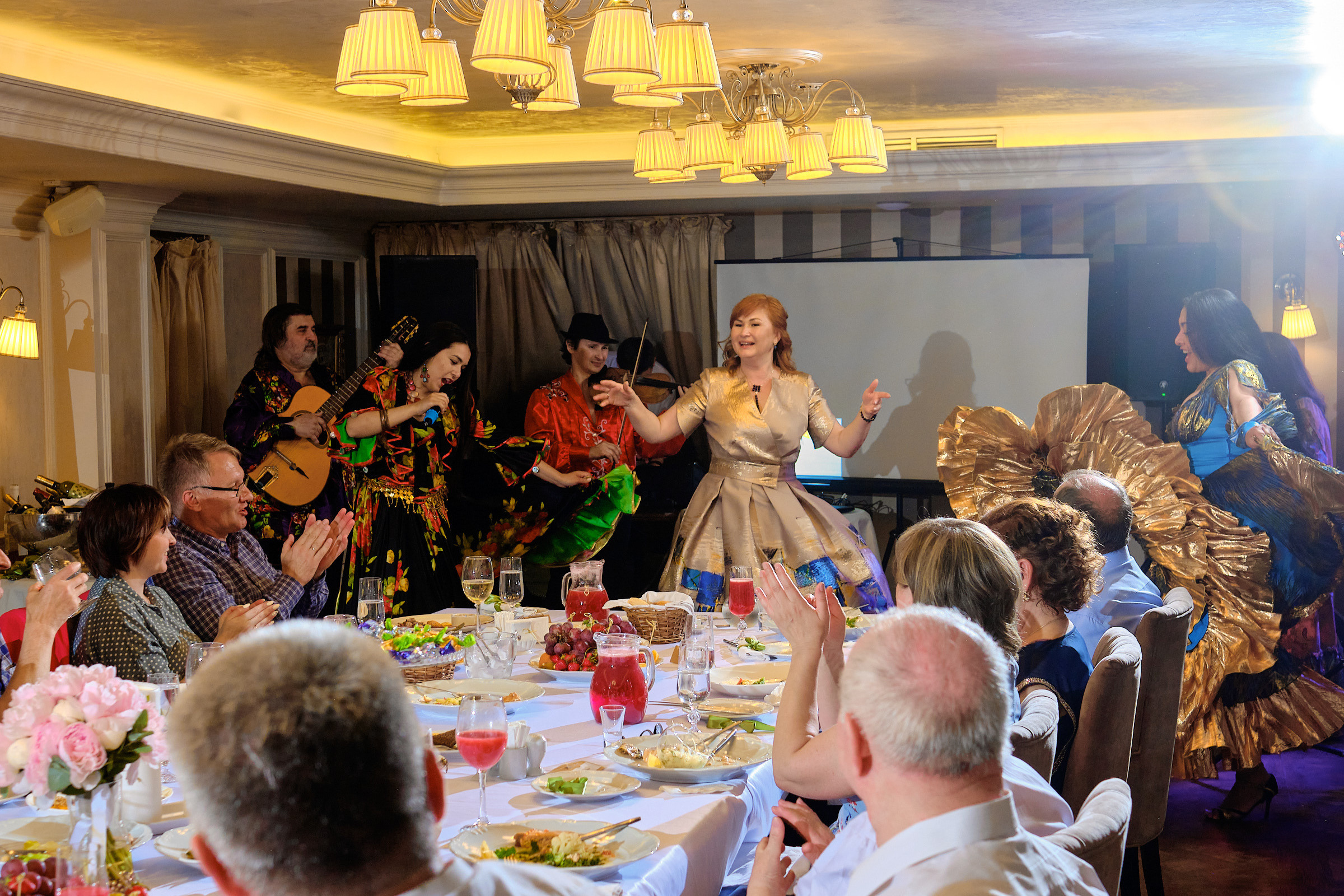 Юбилей. банкет в ресторане Крюшон. Профессиональный фотограф в Екатеринбурге Юра Сахар