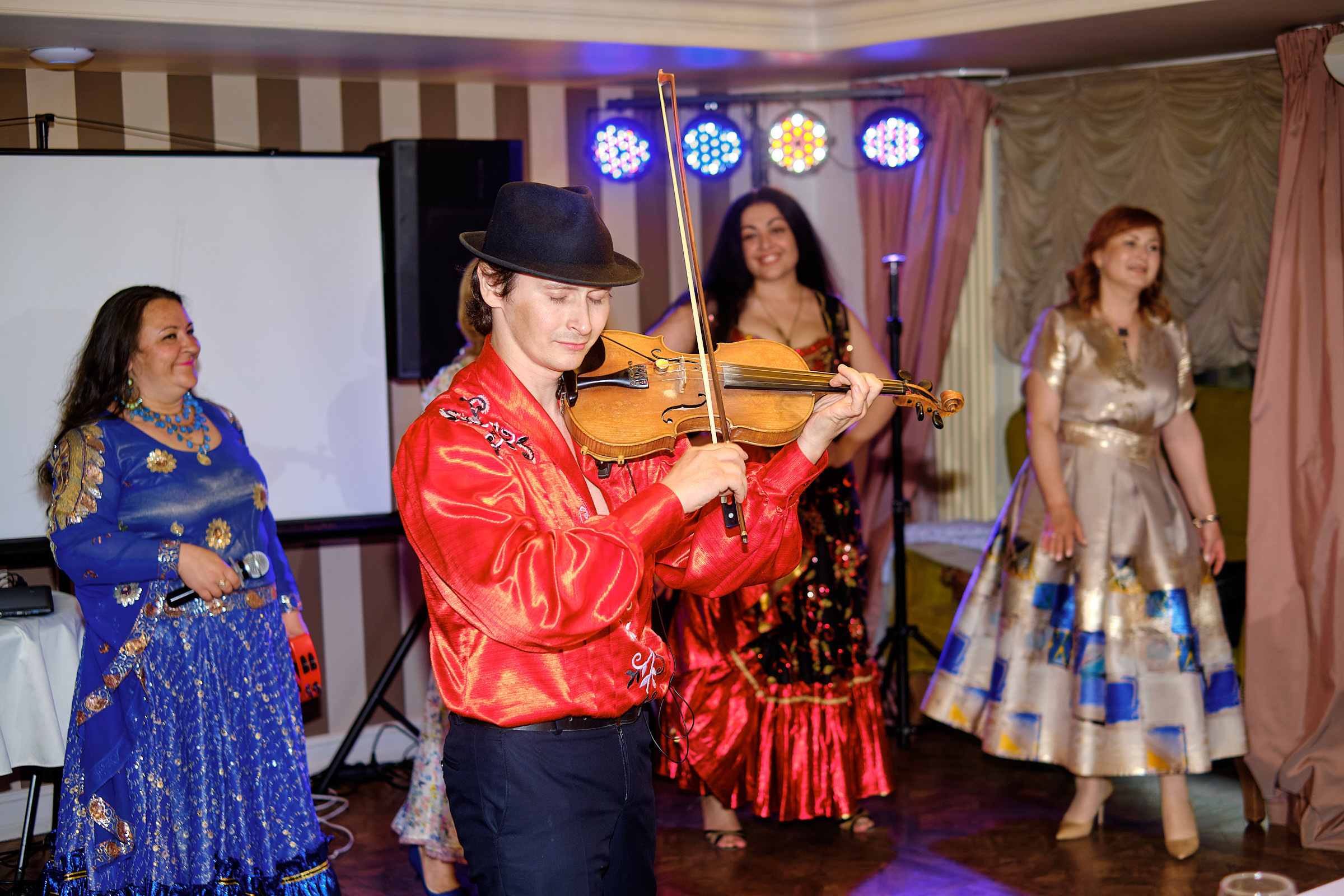 Юбилей. банкет в ресторане Крюшон. Профессиональный фотограф в Екатеринбурге Юра Сахар