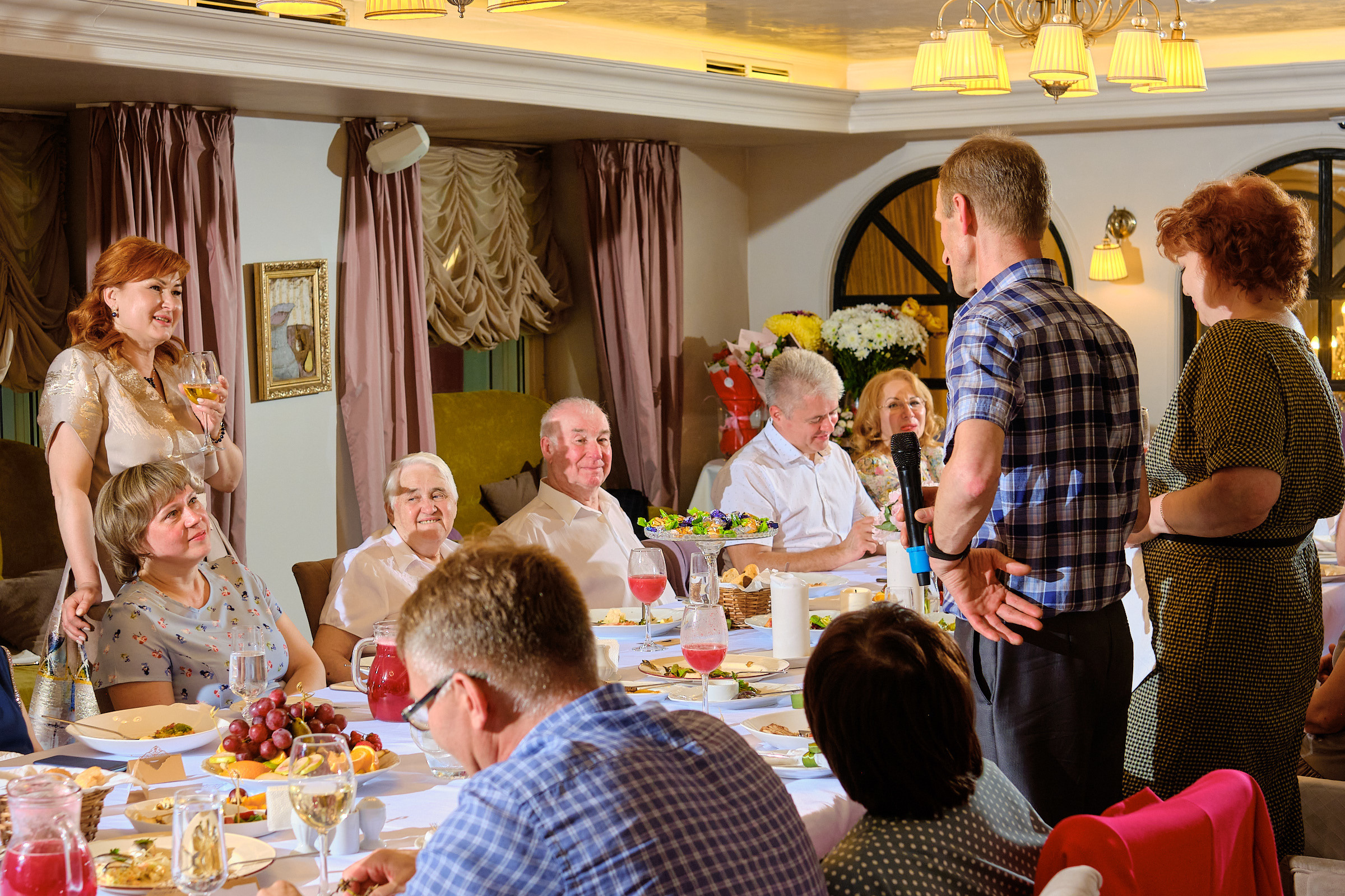 Юбилей. банкет в ресторане Крюшон. Профессиональный фотограф в Екатеринбурге Юра Сахар