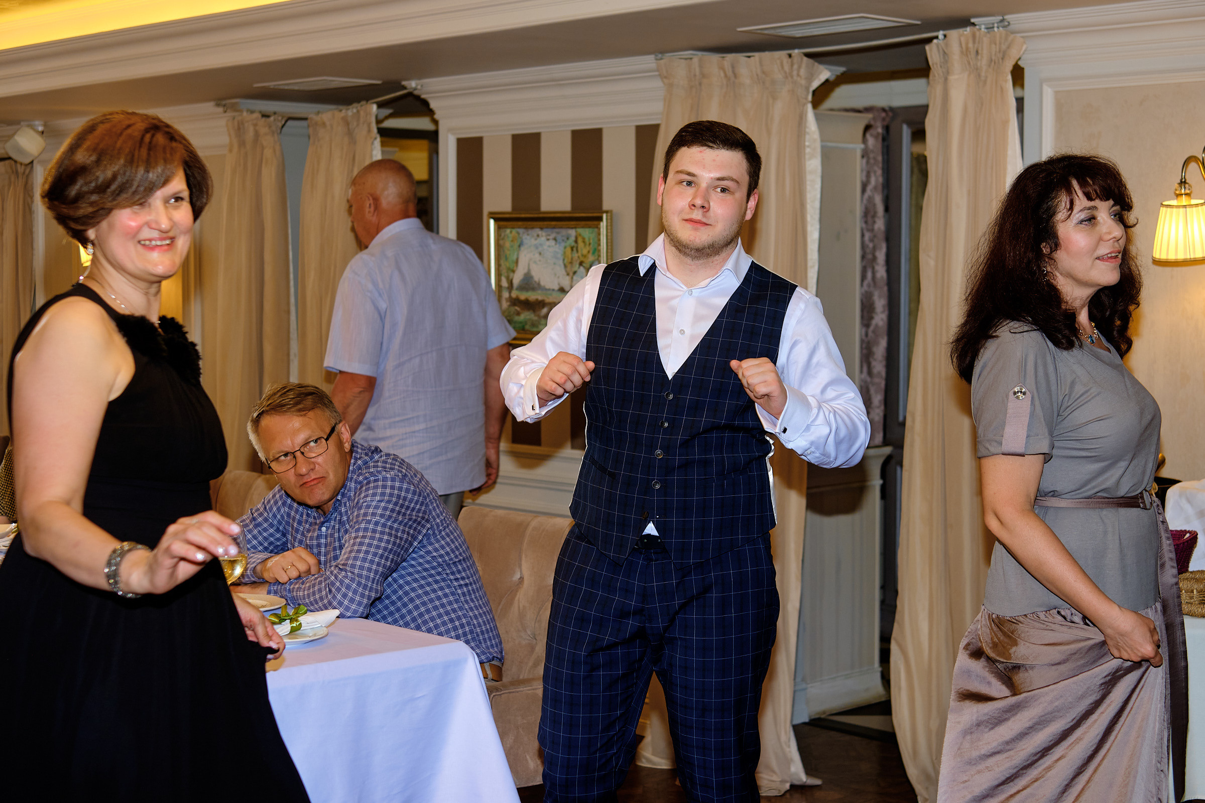 Юбилей. банкет в ресторане Крюшон. Профессиональный фотограф в Екатеринбурге Юра Сахар