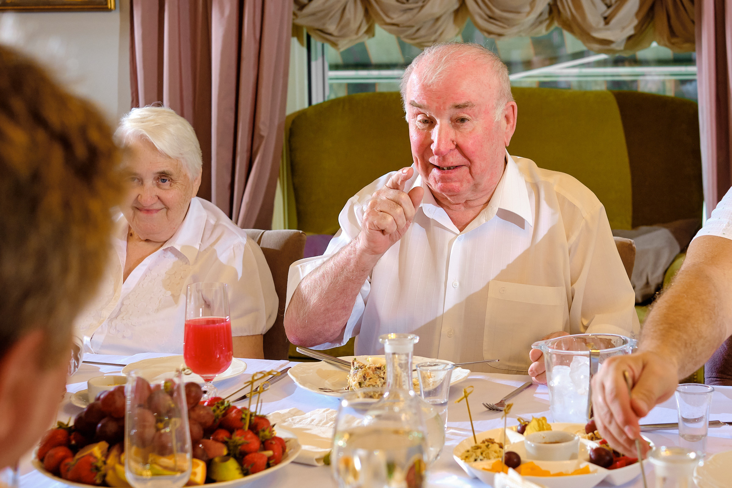 Юбилей. банкет в ресторане Крюшон. Профессиональный фотограф в Екатеринбурге Юра Сахар
