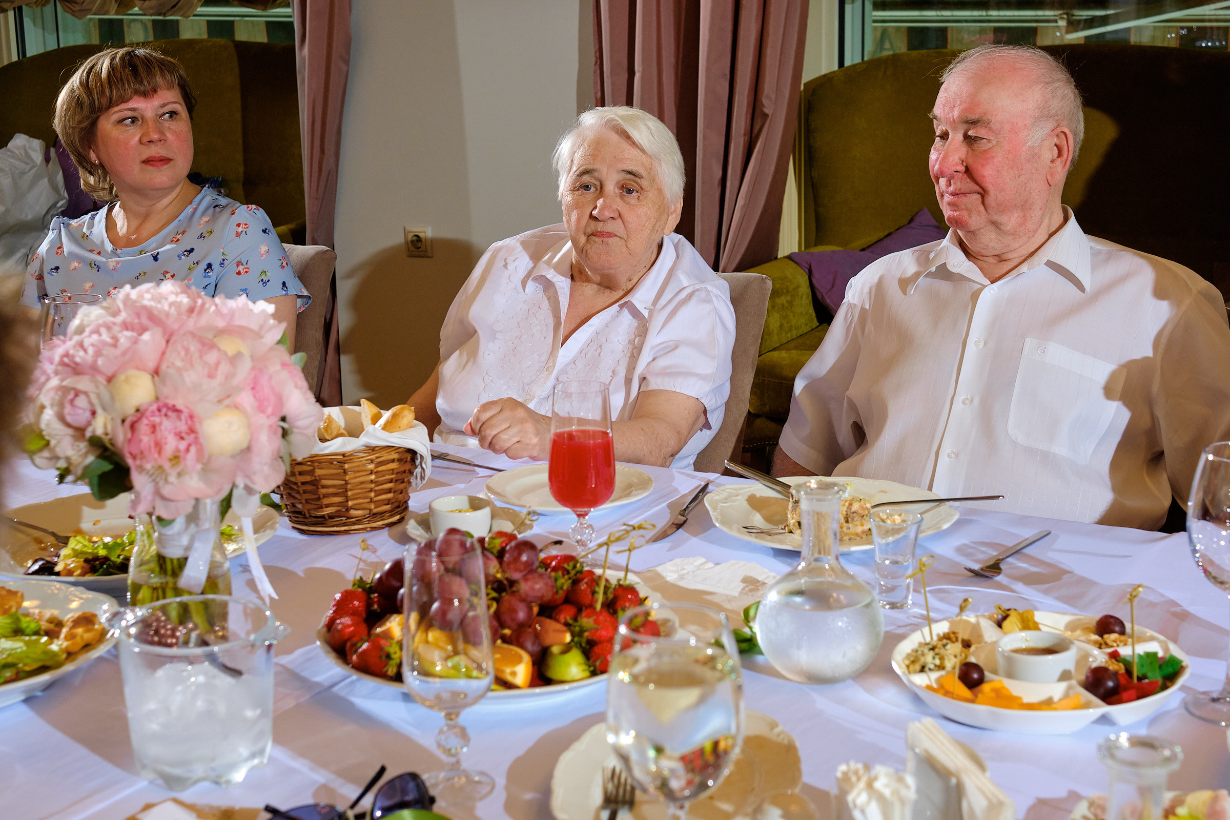 Юбилей. банкет в ресторане Крюшон. Профессиональный фотограф в Екатеринбурге Юра Сахар