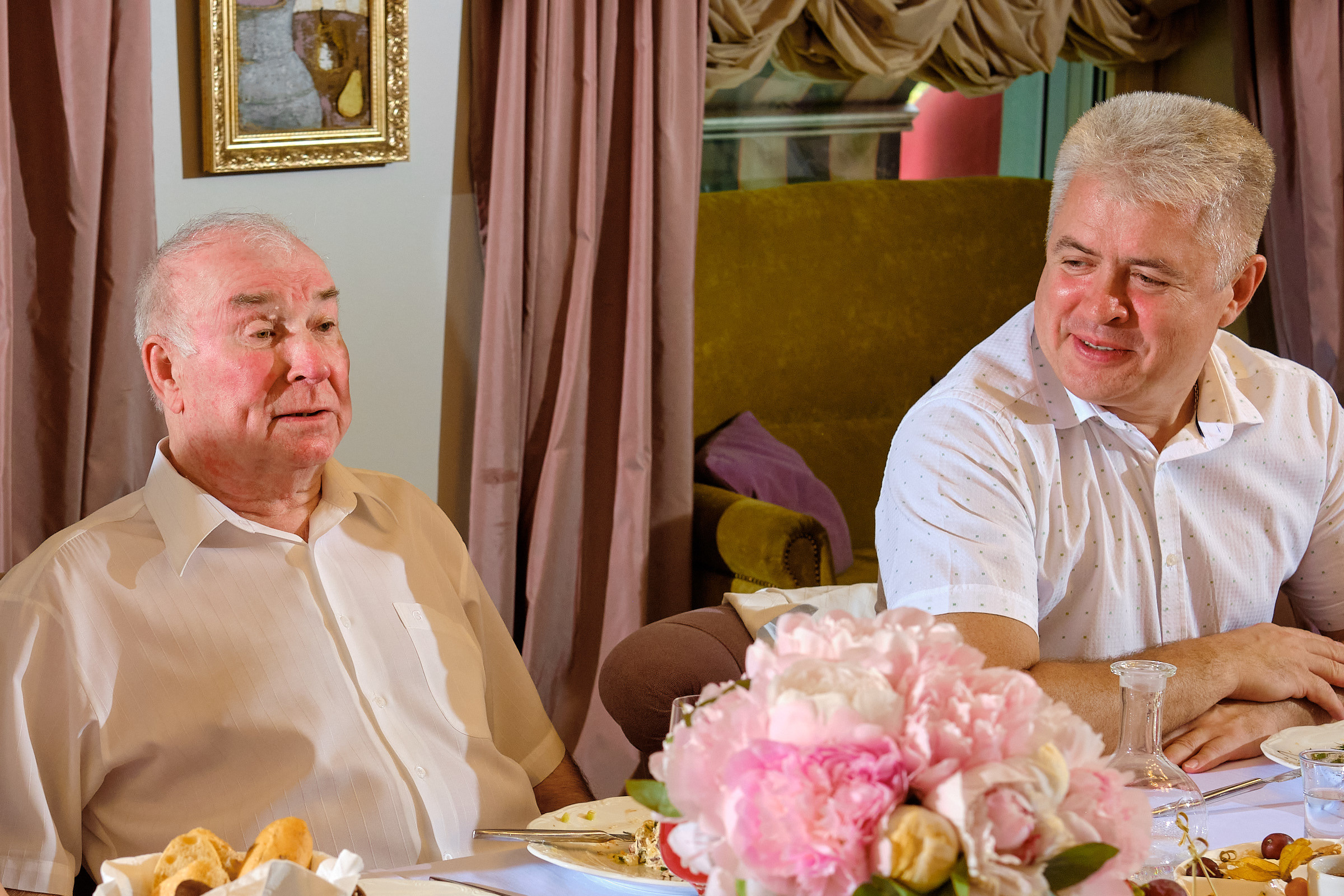 Юбилей. банкет в ресторане Крюшон. Профессиональный фотограф в Екатеринбурге Юра Сахар